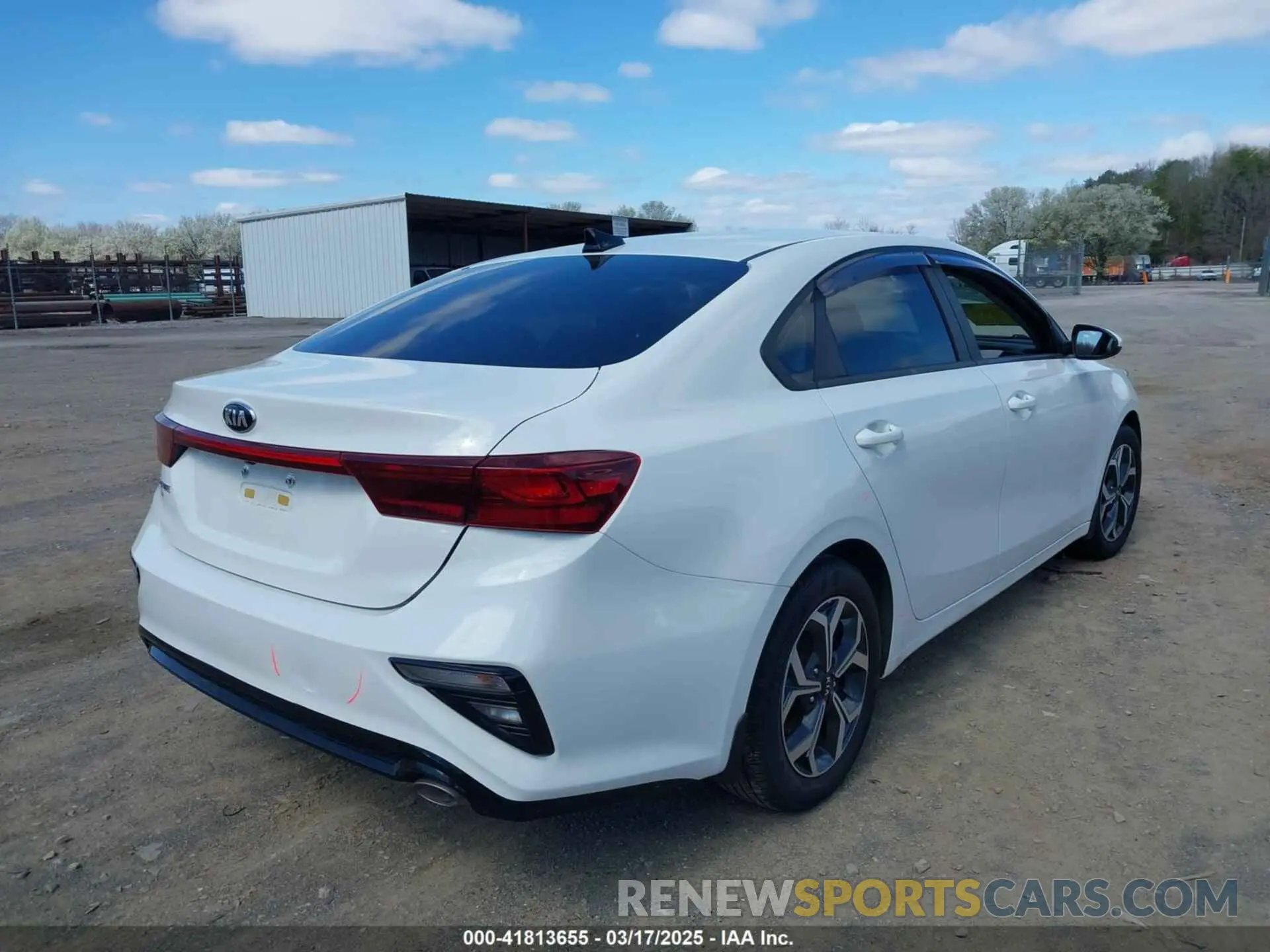 4 fotografías del automóvil dañado 3KPF24AD6LE252277 KIA FORTE 2020