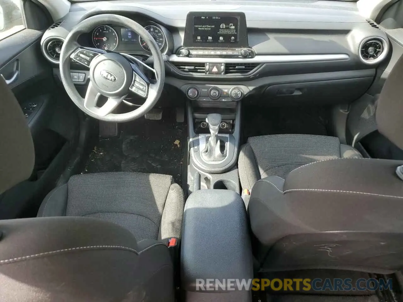 8 fotografías del automóvil dañado 3KPF24AD6LE255440 KIA FORTE 2020