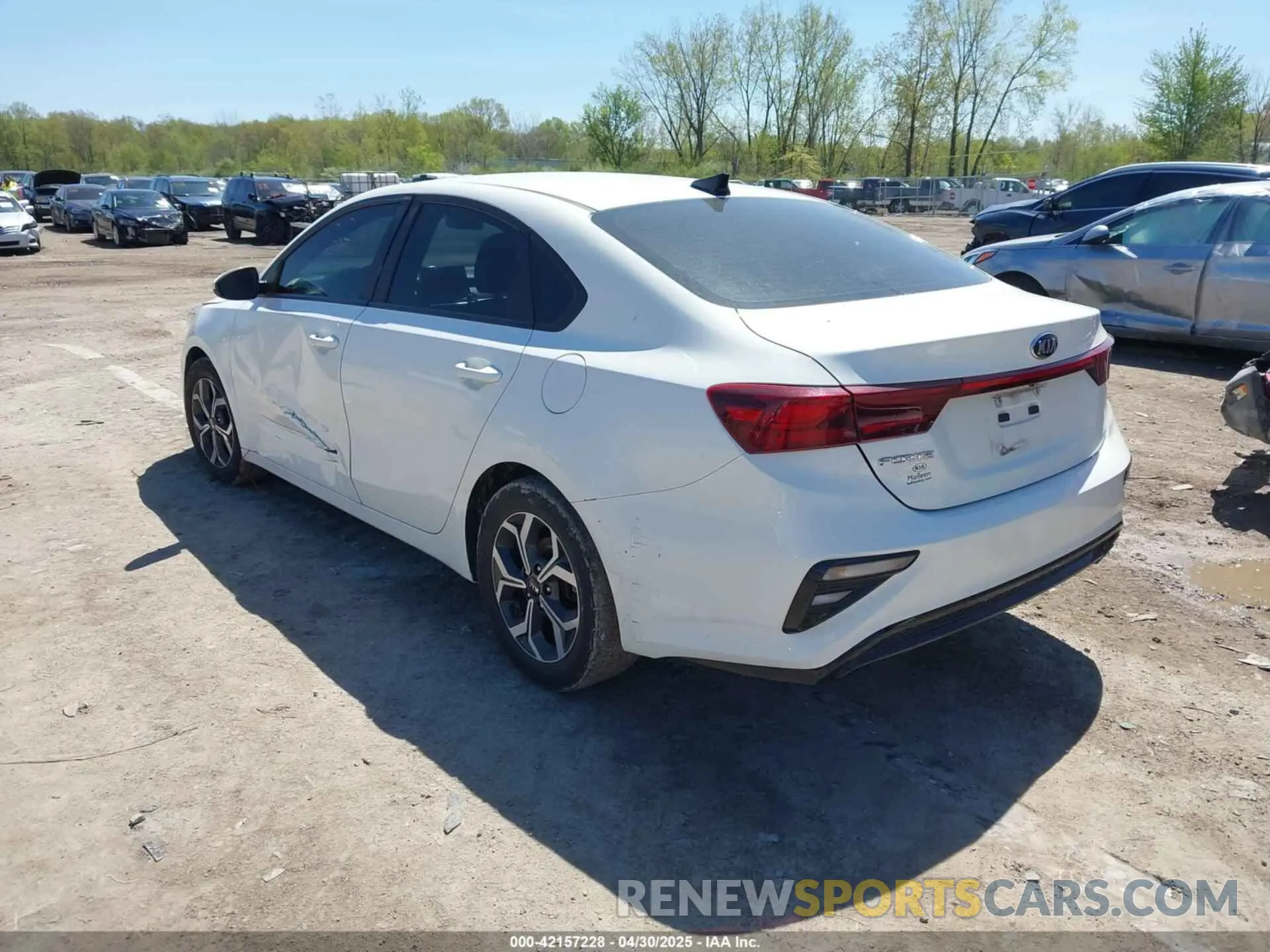 3 fotografías del automóvil dañado 3KPF24AD6LE256720 KIA FORTE 2020