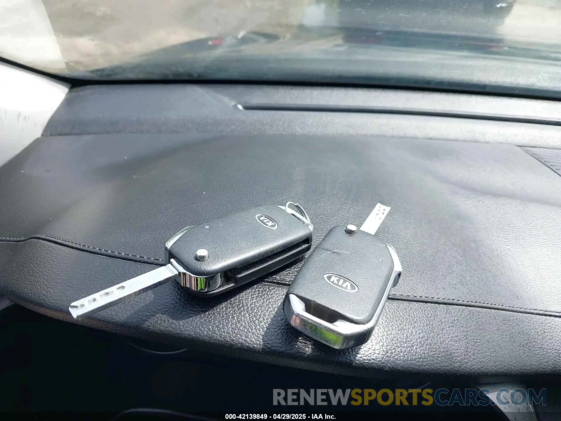 11 fotografías del automóvil dañado 3KPF24AD7LE144332 KIA FORTE 2020