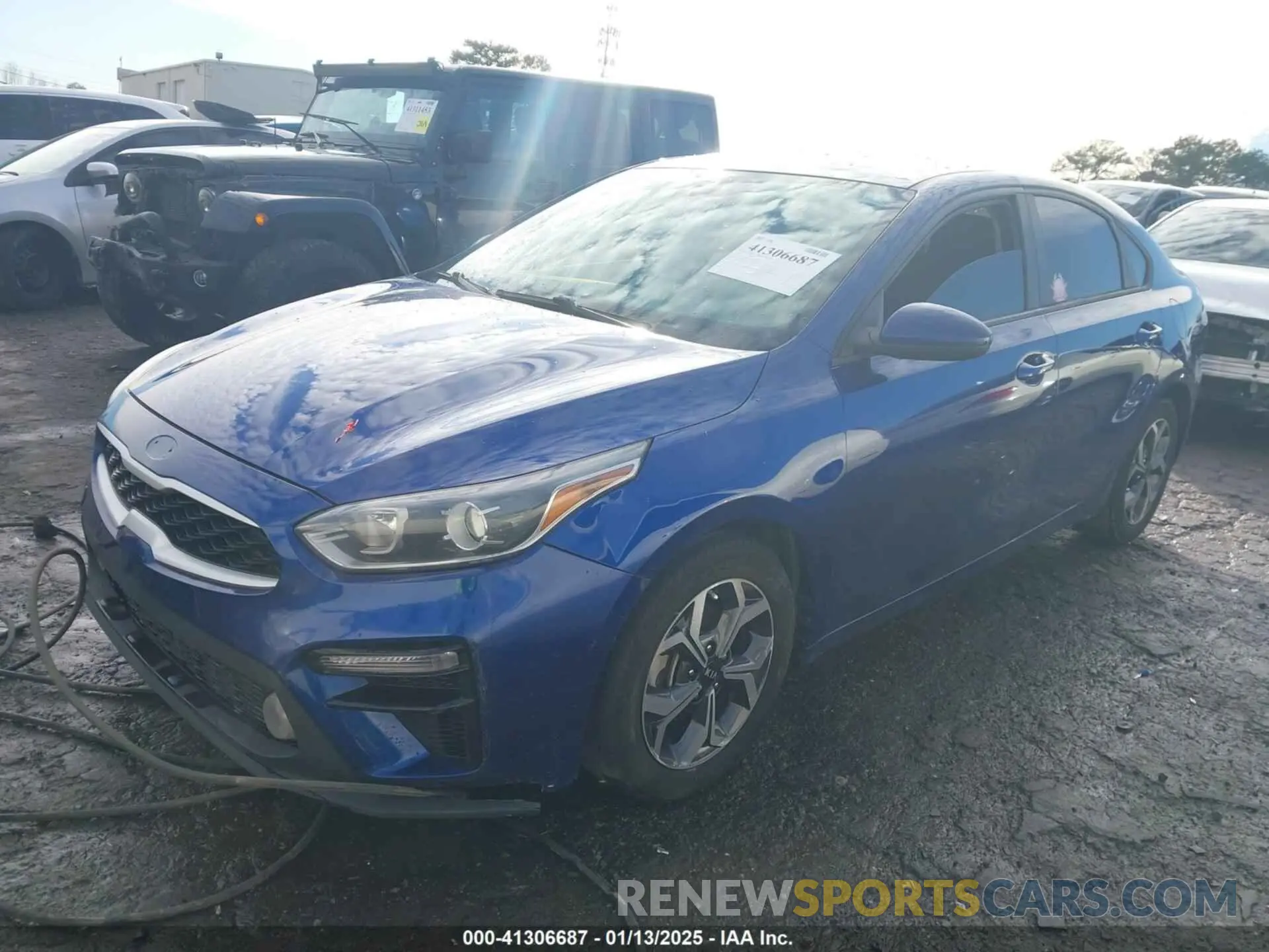 2 fotografías del automóvil dañado 3KPF24AD7LE164998 KIA FORTE 2020