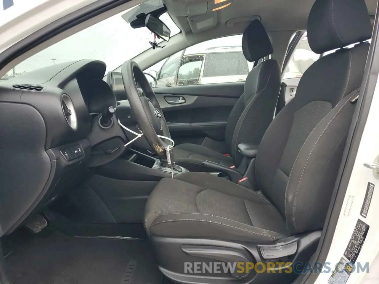 7 fotografías del automóvil dañado 3KPF24AD7LE187696 KIA FORTE 2020