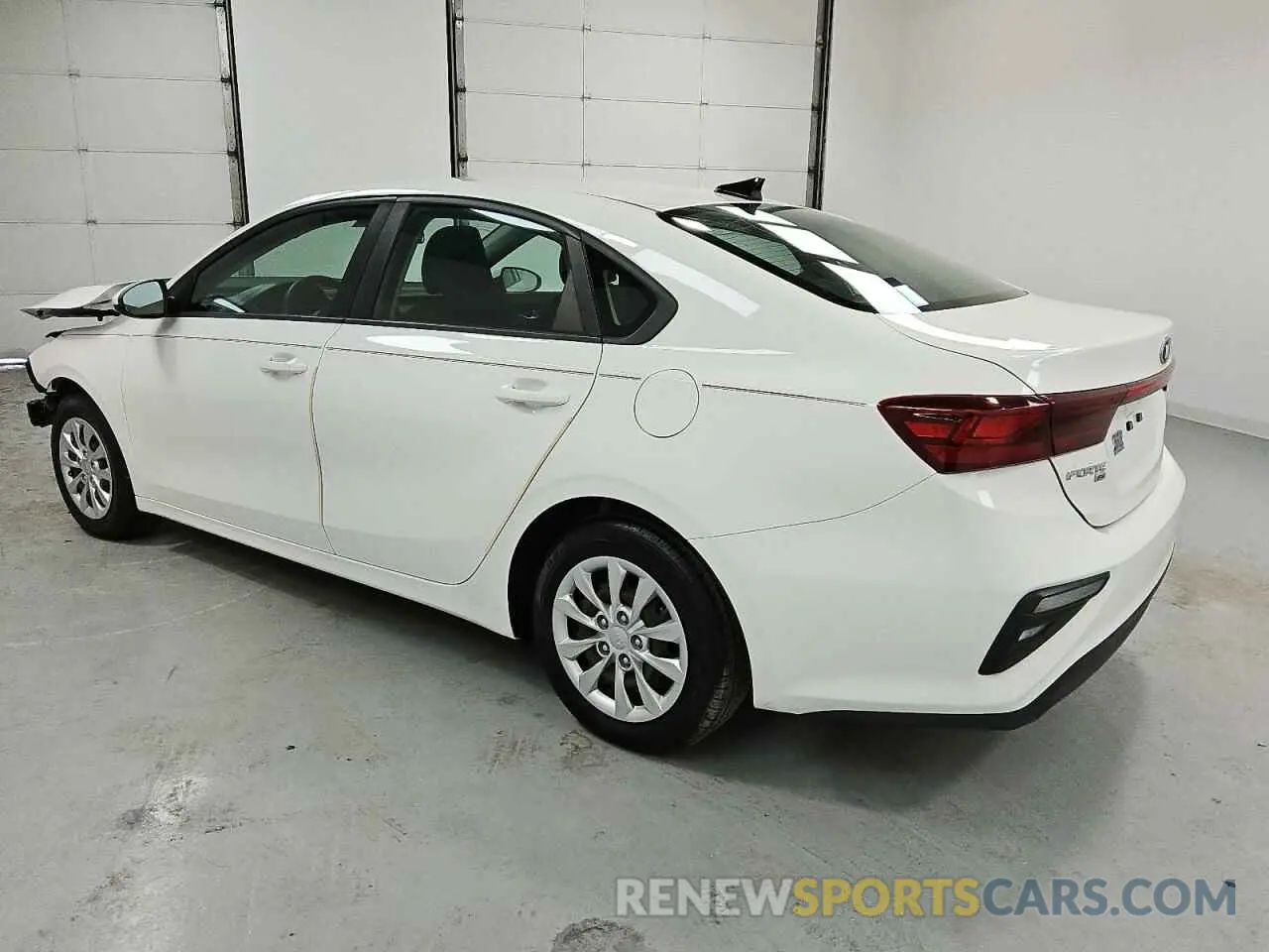 2 fotografías del automóvil dañado 3KPF24AD7LE191652 KIA FORTE 2020