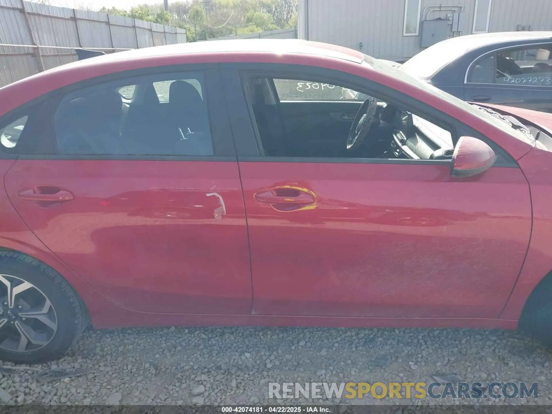 12 fotografías del automóvil dañado 3KPF24AD7LE212337 KIA FORTE 2020