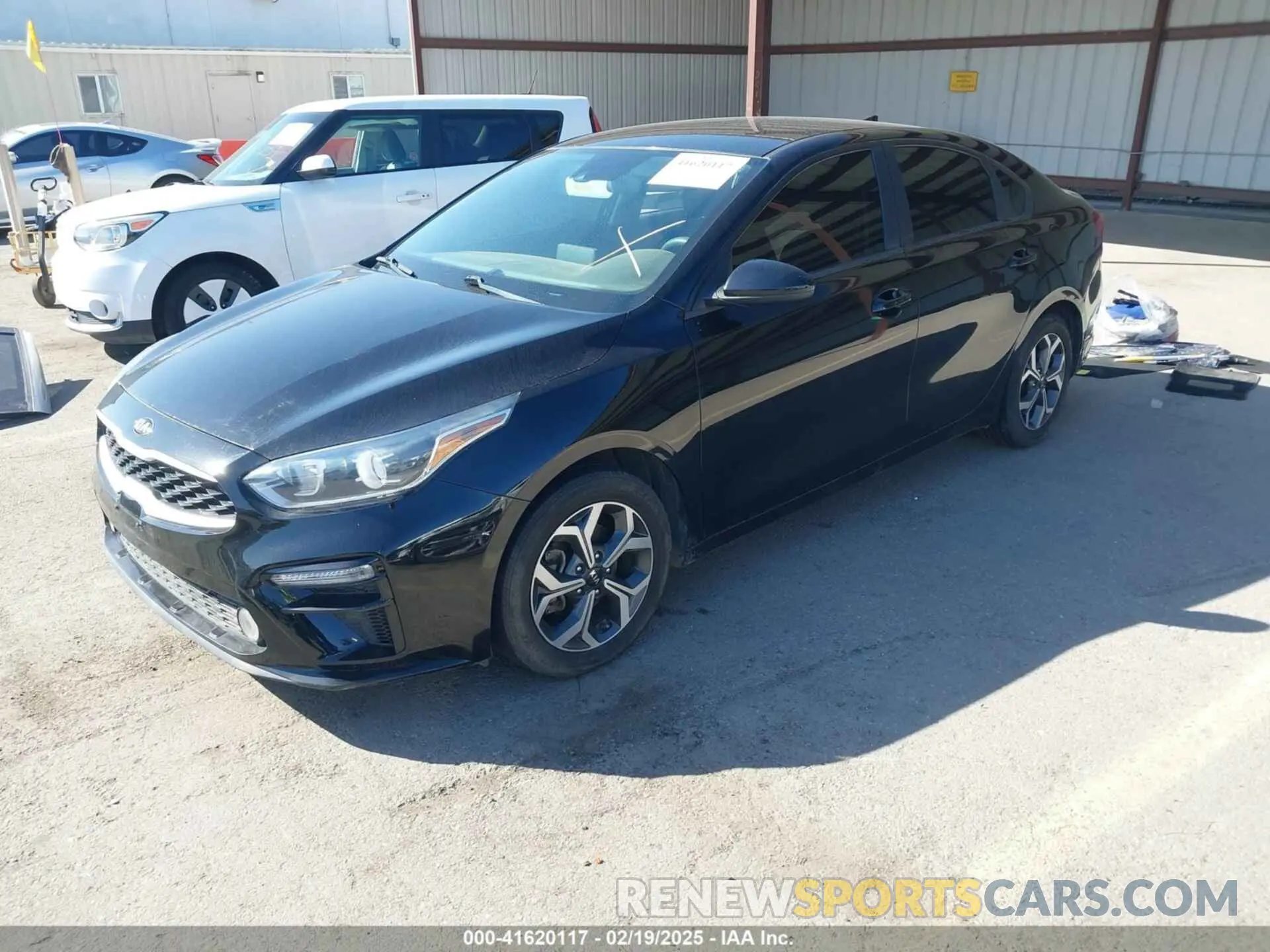 2 fotografías del automóvil dañado 3KPF24AD7LE228683 KIA FORTE 2020