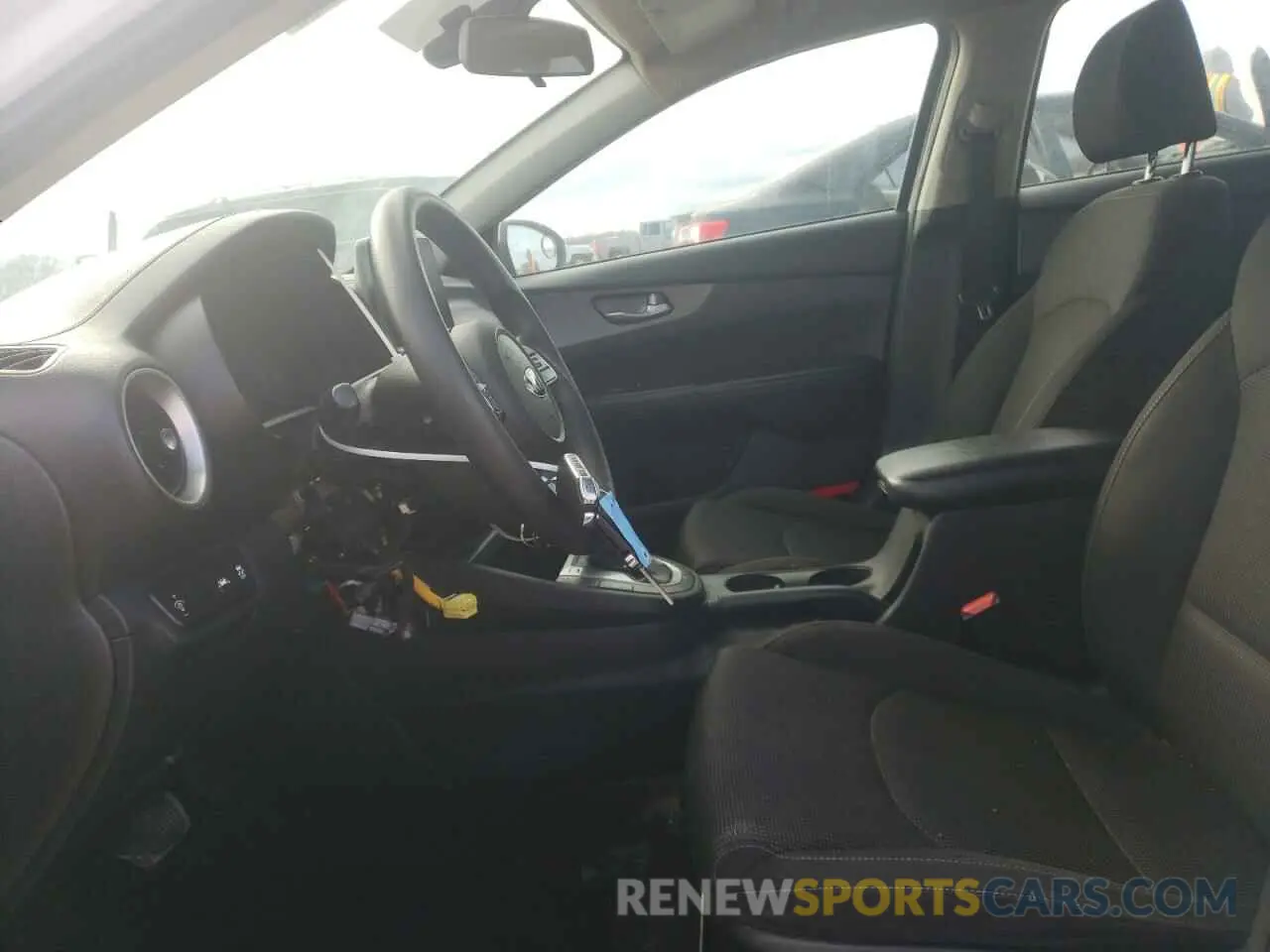 7 fotografías del automóvil dañado 3KPF24AD7LE245919 KIA FORTE 2020