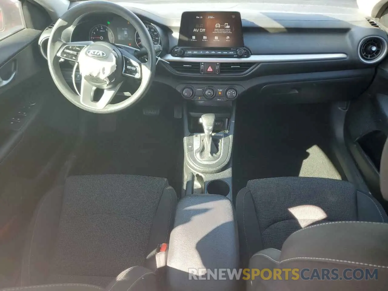 8 fotografías del automóvil dañado 3KPF24AD8LE141794 KIA FORTE 2020