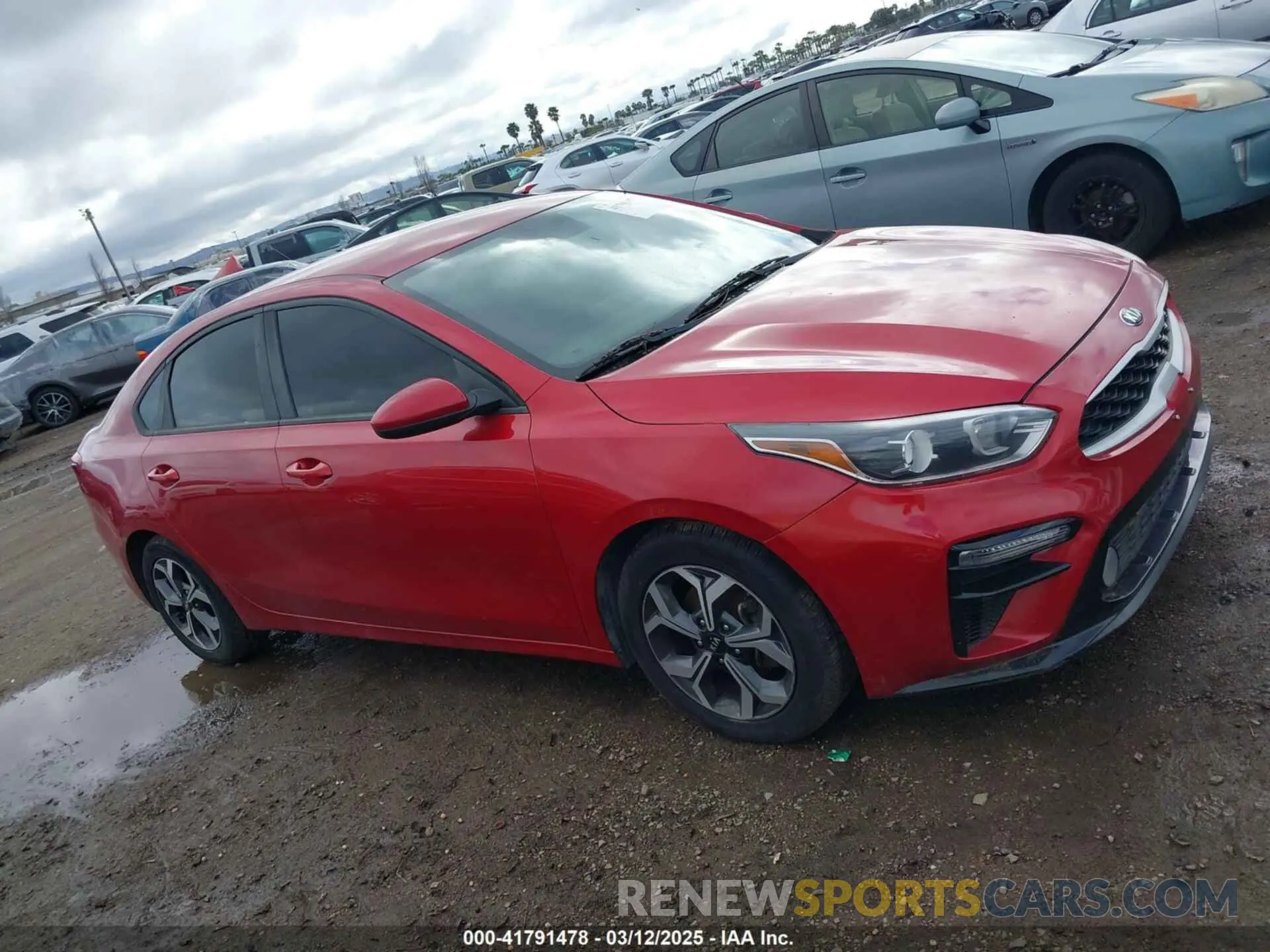 13 fotografías del automóvil dañado 3KPF24AD8LE150074 KIA FORTE 2020