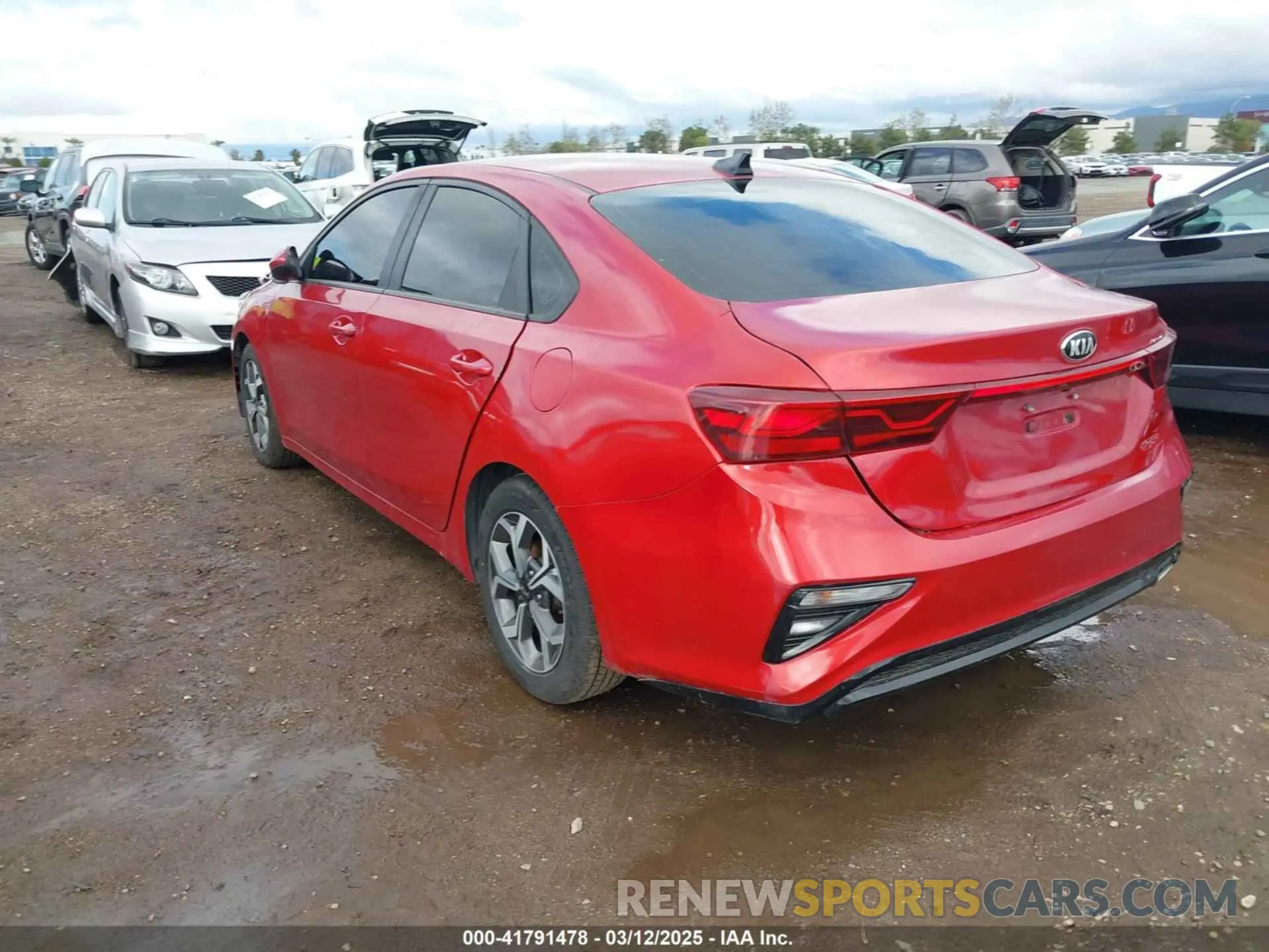 3 fotografías del automóvil dañado 3KPF24AD8LE150074 KIA FORTE 2020