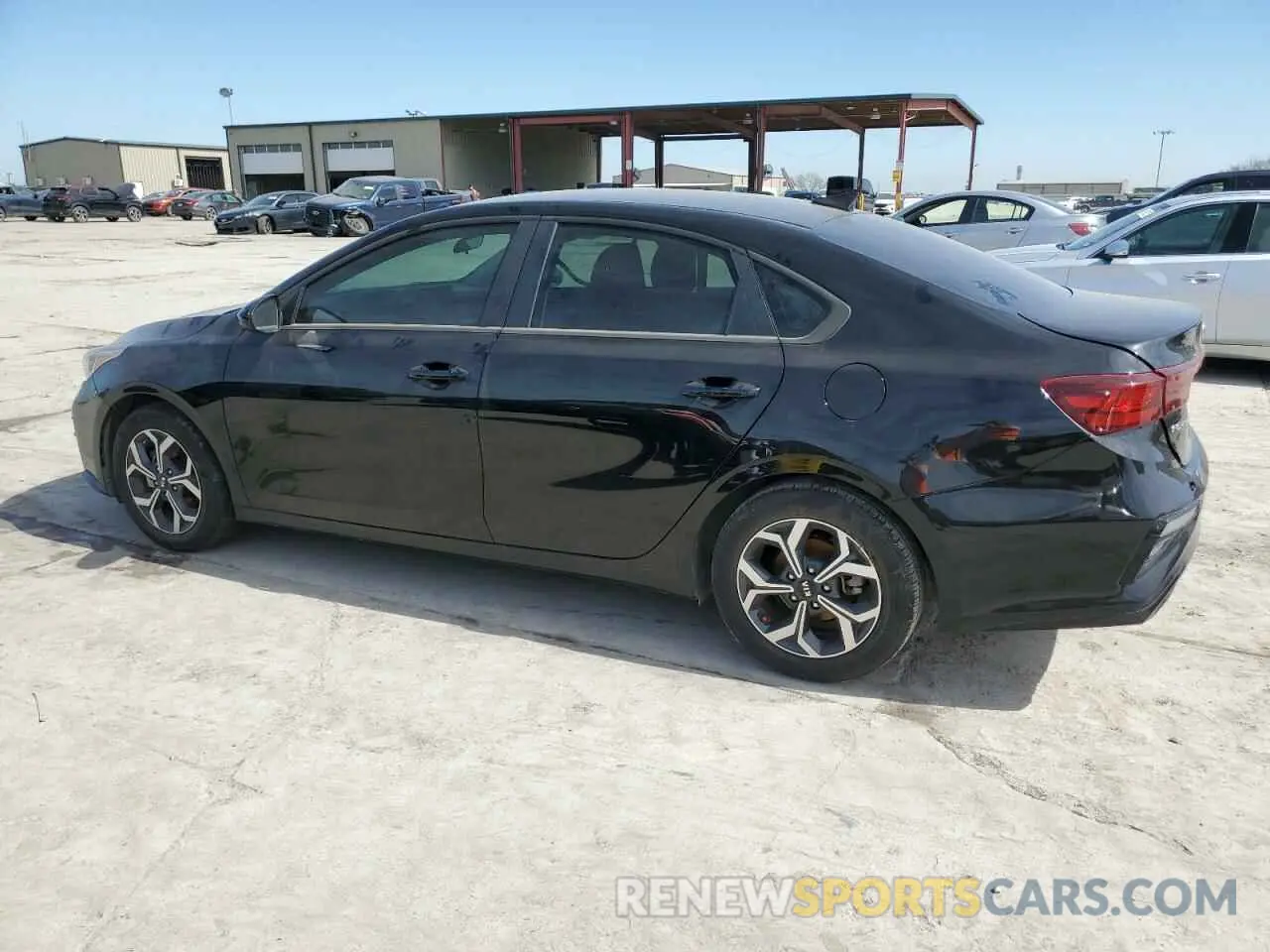 2 fotografías del automóvil dañado 3KPF24AD8LE154500 KIA FORTE 2020