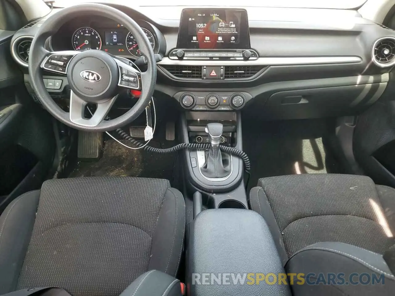 8 fotografías del automóvil dañado 3KPF24AD8LE154500 KIA FORTE 2020