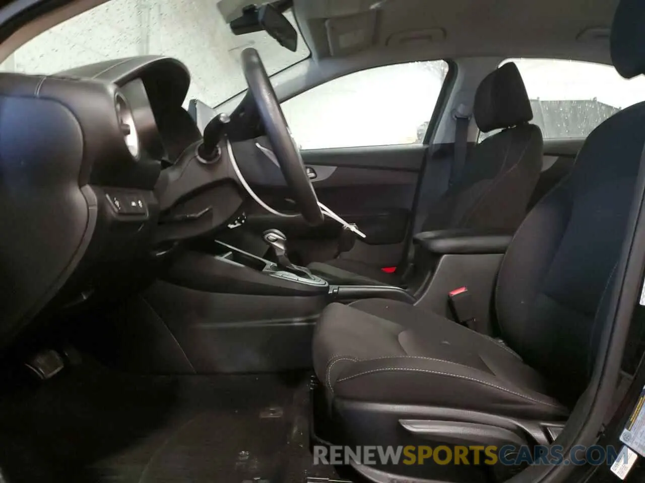 7 fotografías del automóvil dañado 3KPF24AD8LE160975 KIA FORTE 2020