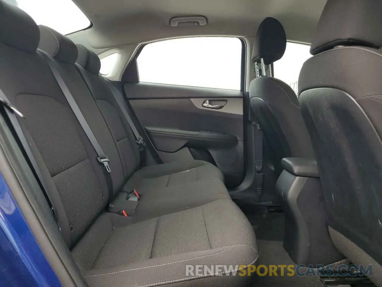 10 fotografías del automóvil dañado 3KPF24AD8LE163228 KIA FORTE 2020