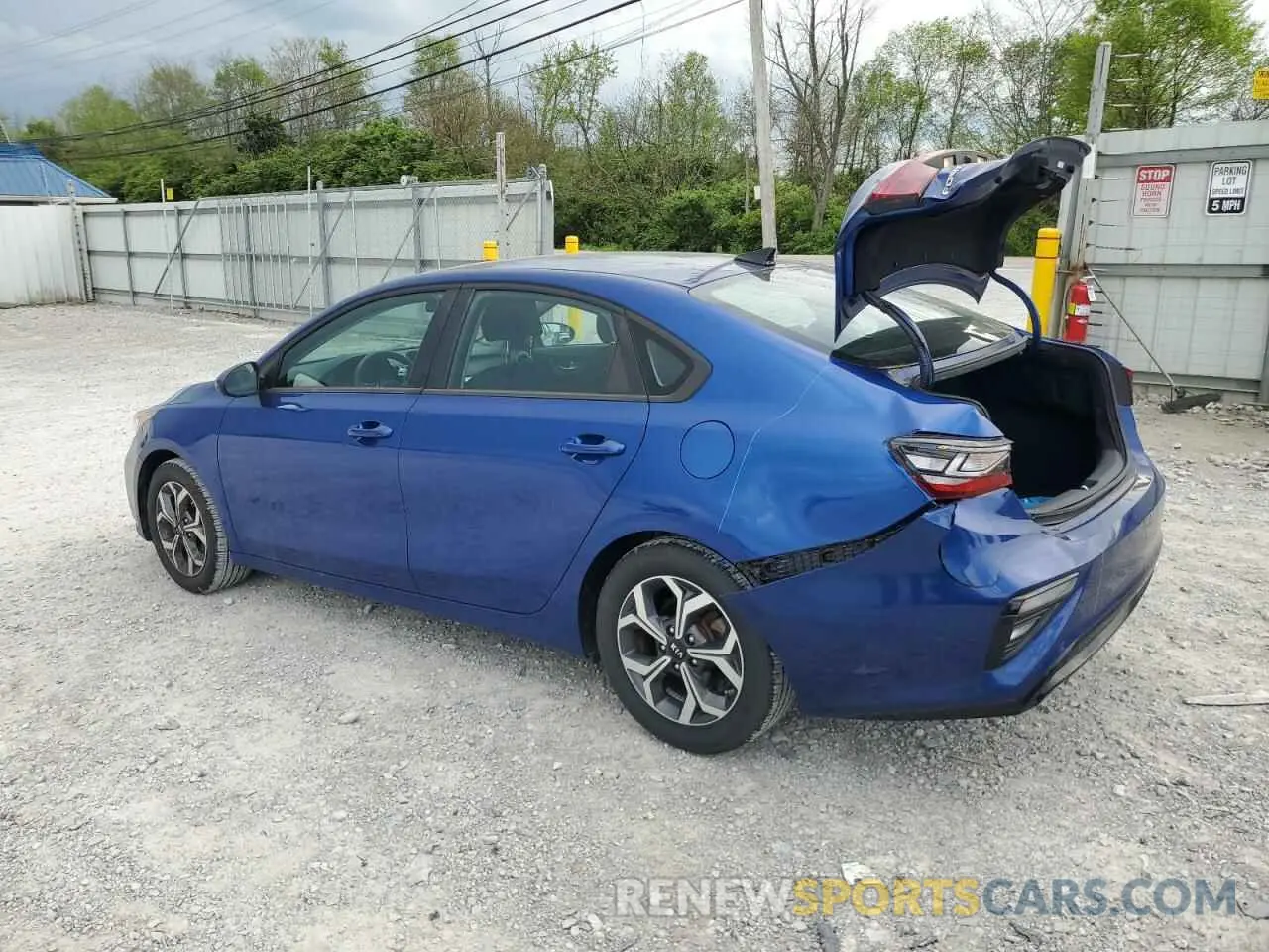 2 fotografías del automóvil dañado 3KPF24AD8LE163228 KIA FORTE 2020
