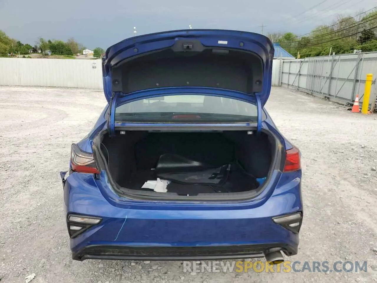 6 fotografías del automóvil dañado 3KPF24AD8LE163228 KIA FORTE 2020