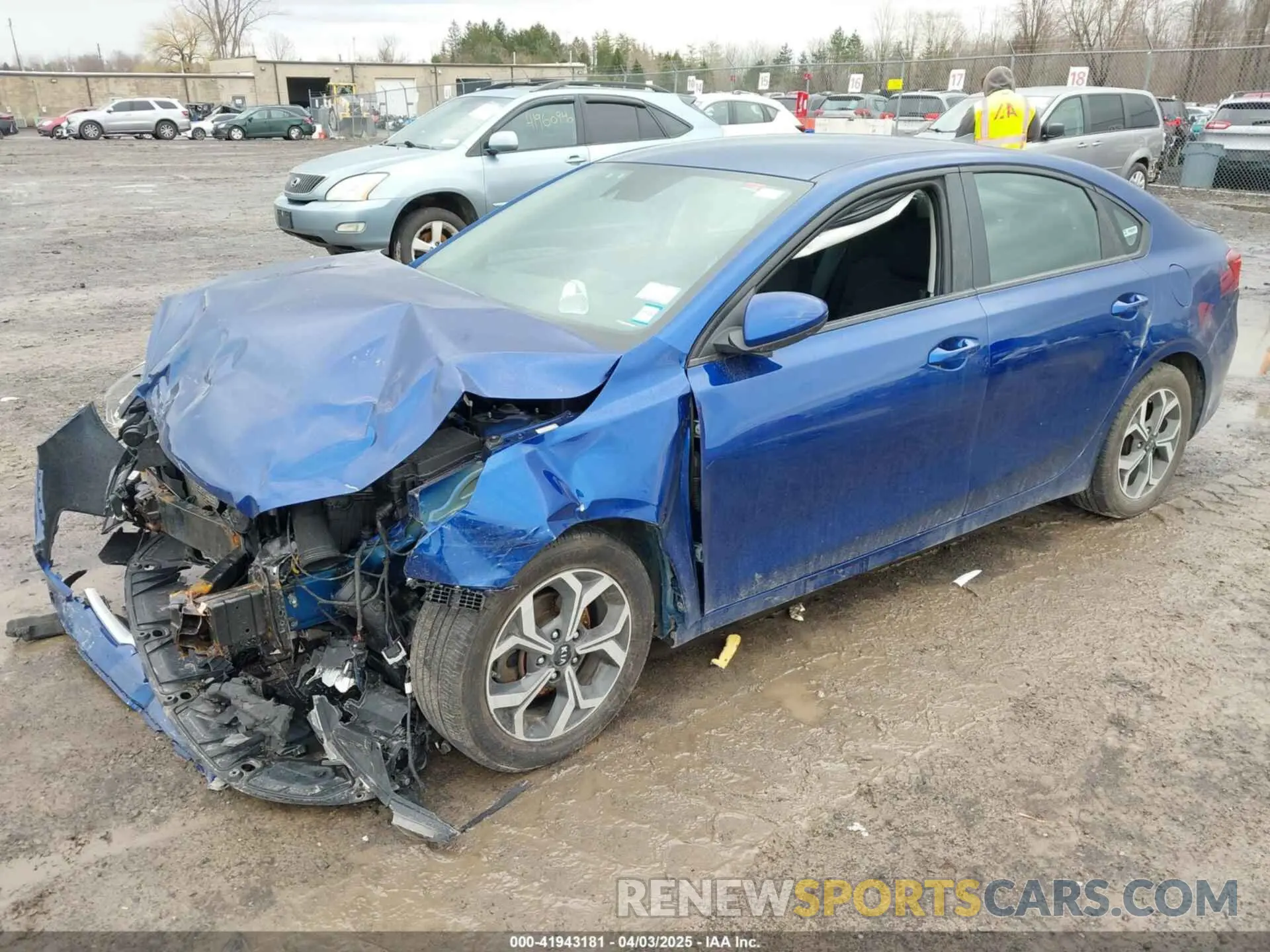 2 fotografías del automóvil dañado 3KPF24AD8LE173578 KIA FORTE 2020