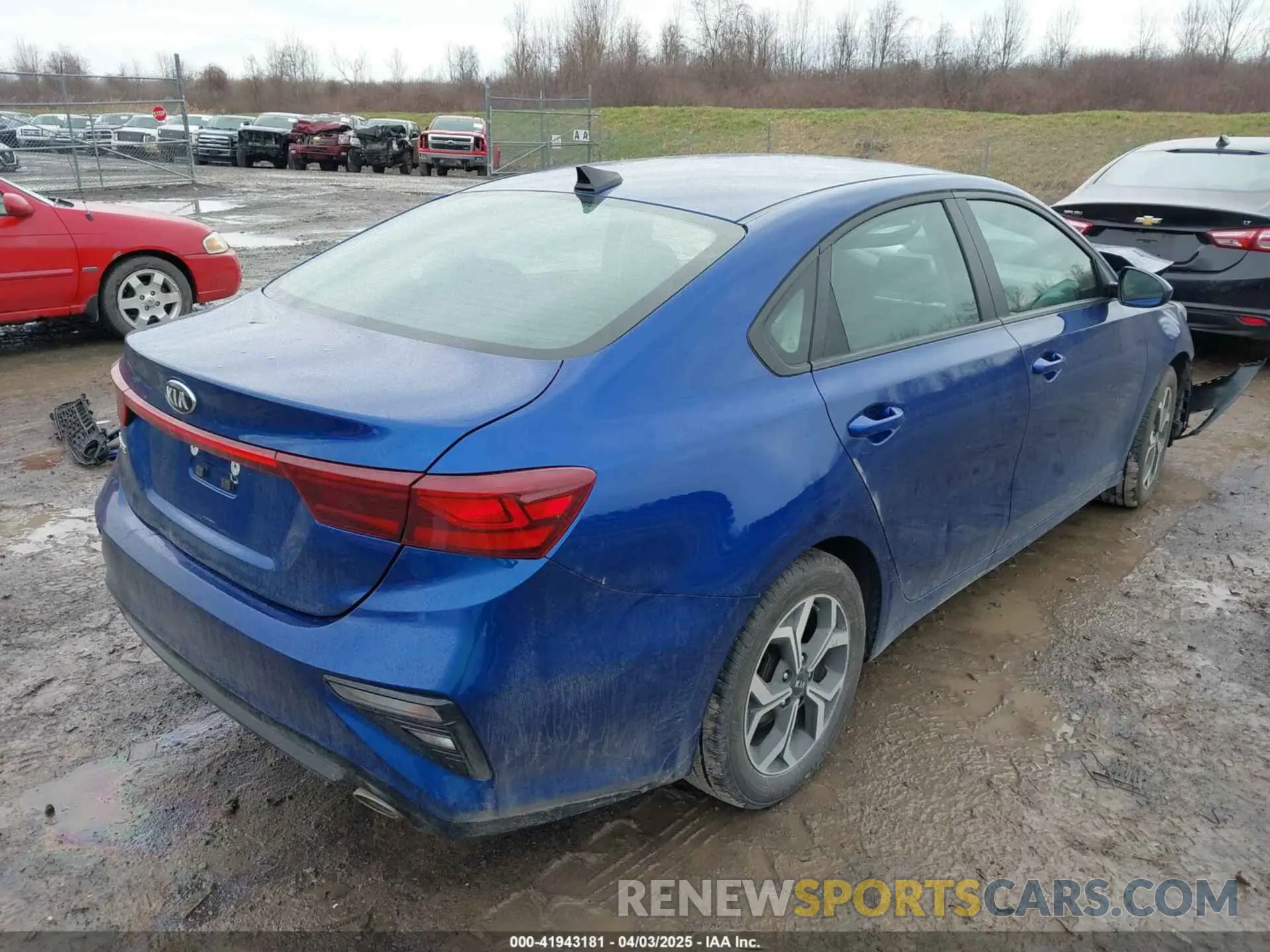 4 fotografías del automóvil dañado 3KPF24AD8LE173578 KIA FORTE 2020
