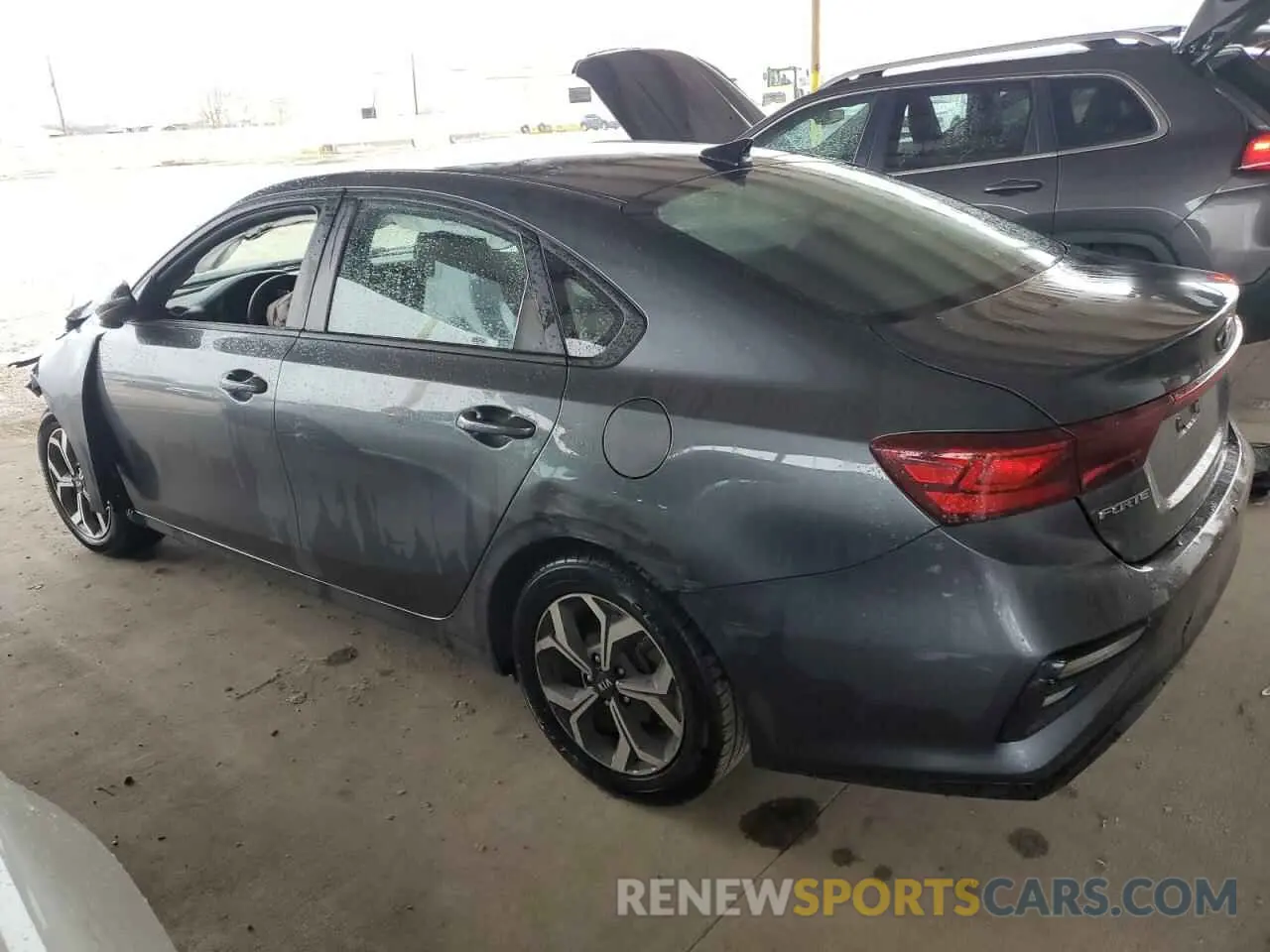 2 fotografías del automóvil dañado 3KPF24AD8LE190834 KIA FORTE 2020