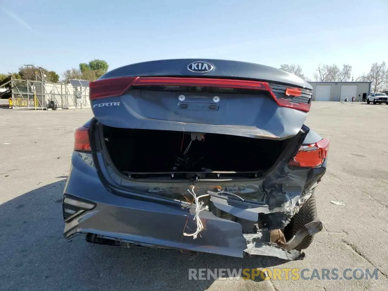 6 fotografías del automóvil dañado 3KPF24AD8LE193698 KIA FORTE 2020