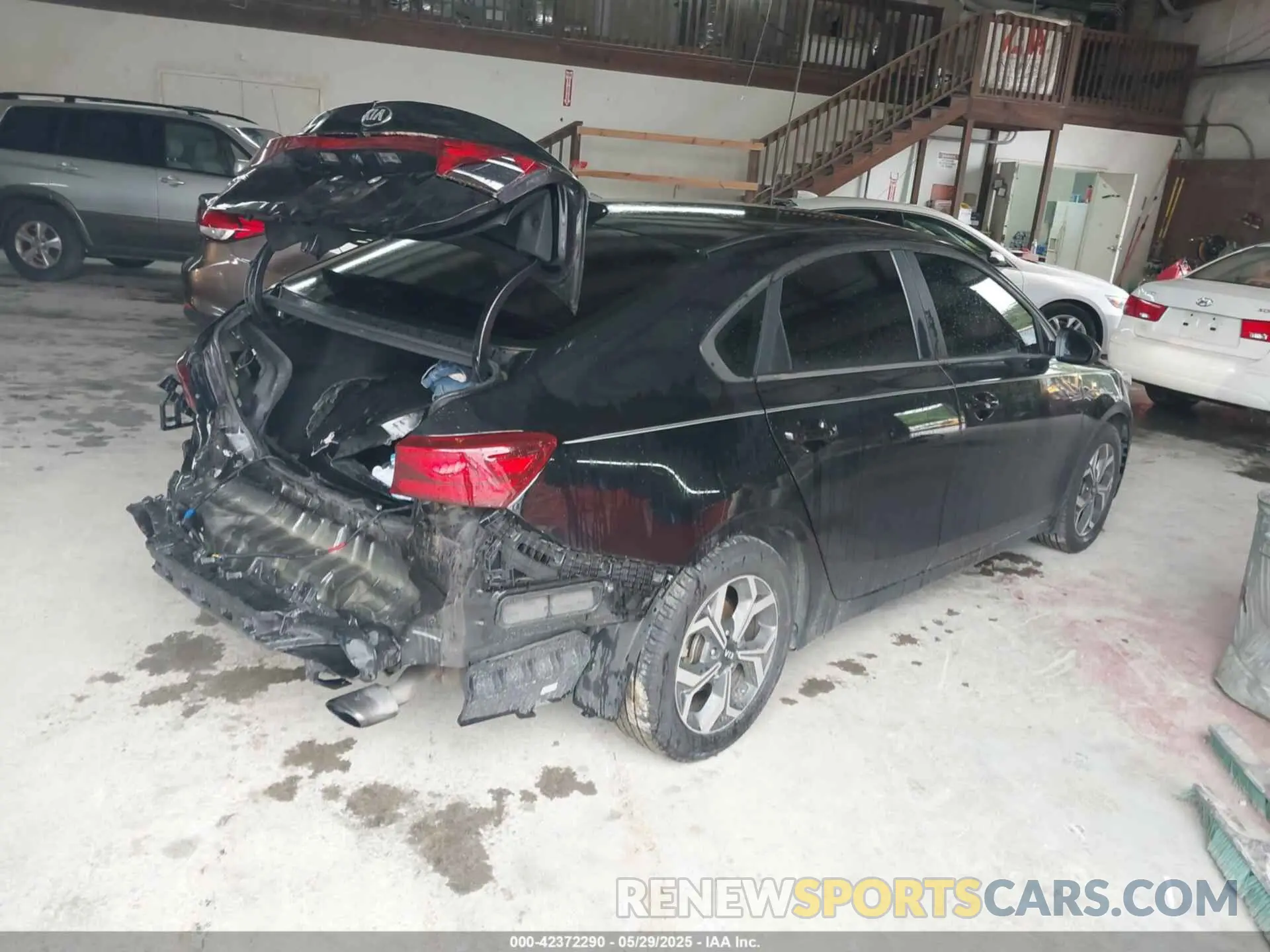 4 fotografías del automóvil dañado 3KPF24AD8LE194334 KIA FORTE 2020