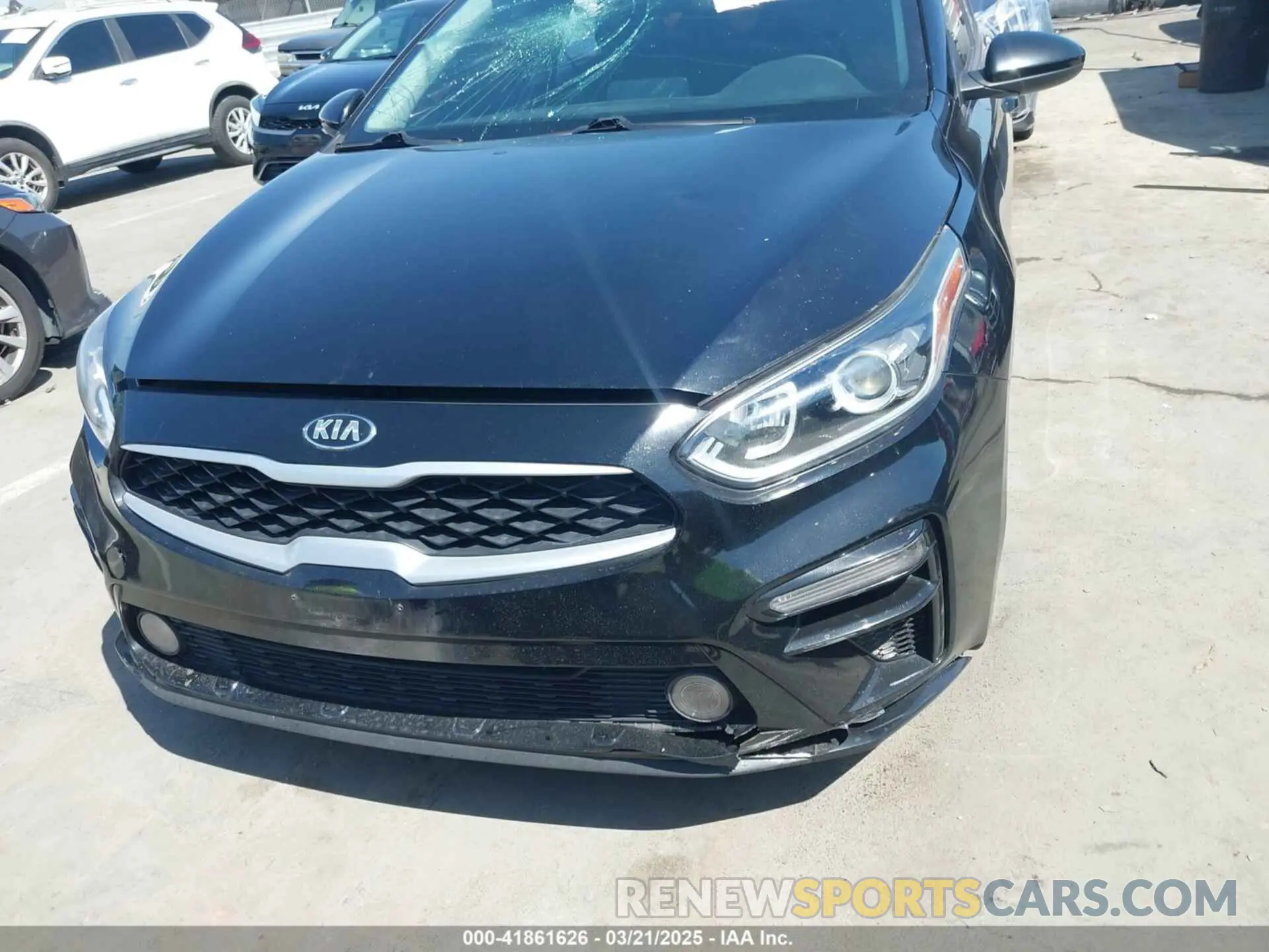 12 fotografías del automóvil dañado 3KPF24AD8LE200150 KIA FORTE 2020