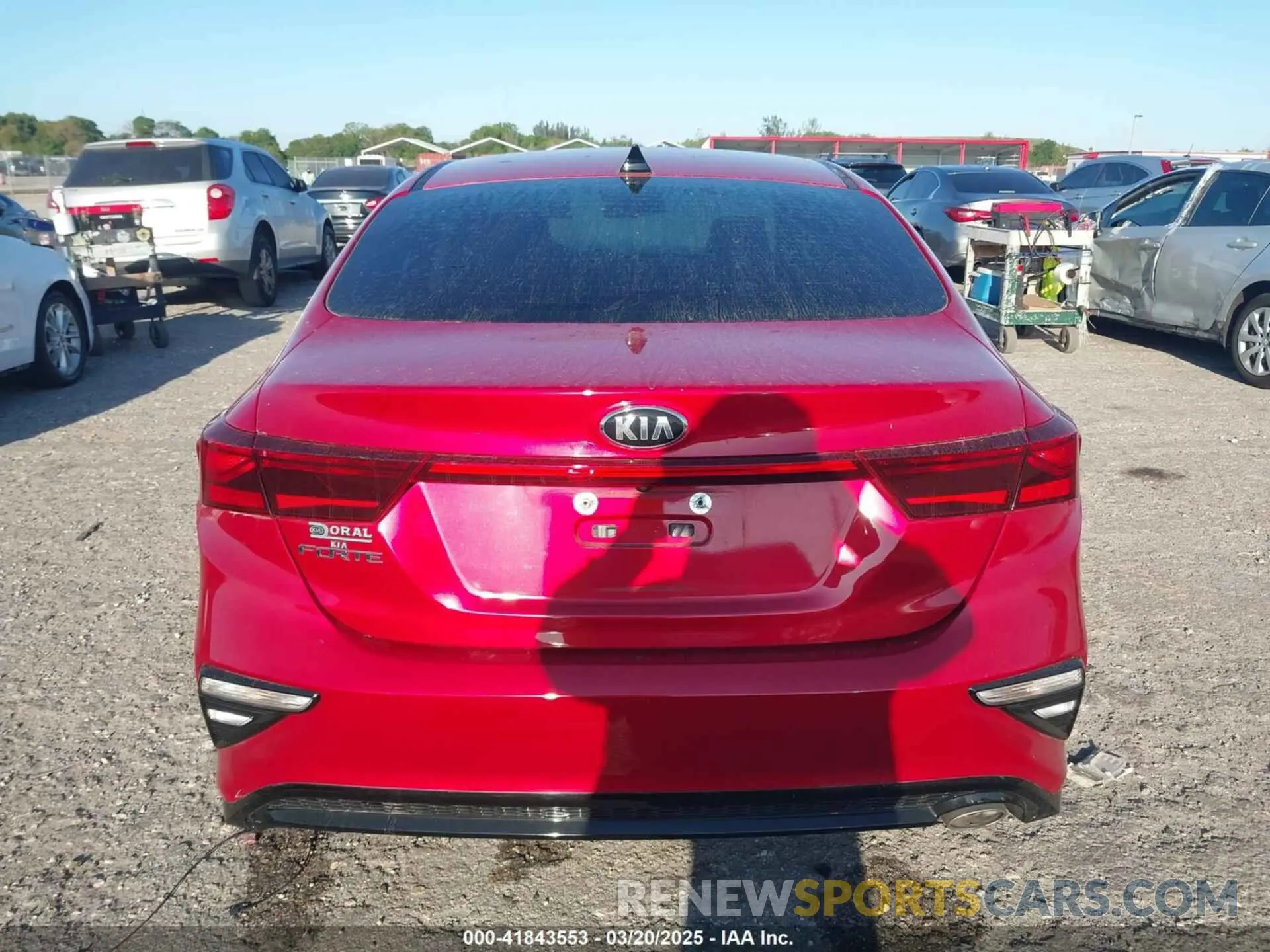 15 fotografías del automóvil dañado 3KPF24AD8LE212962 KIA FORTE 2020