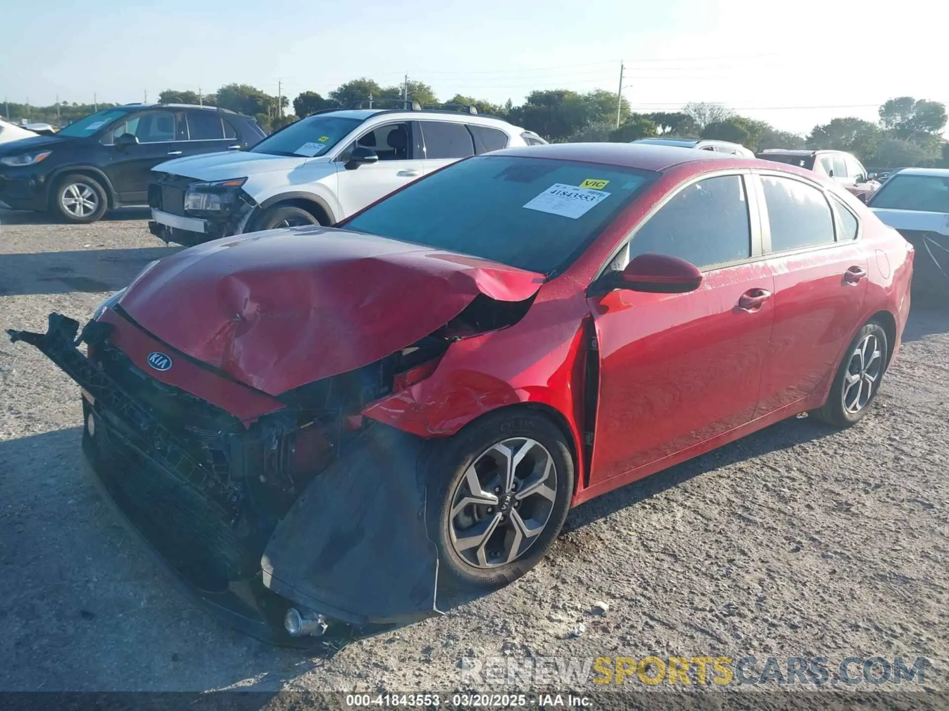2 fotografías del automóvil dañado 3KPF24AD8LE212962 KIA FORTE 2020
