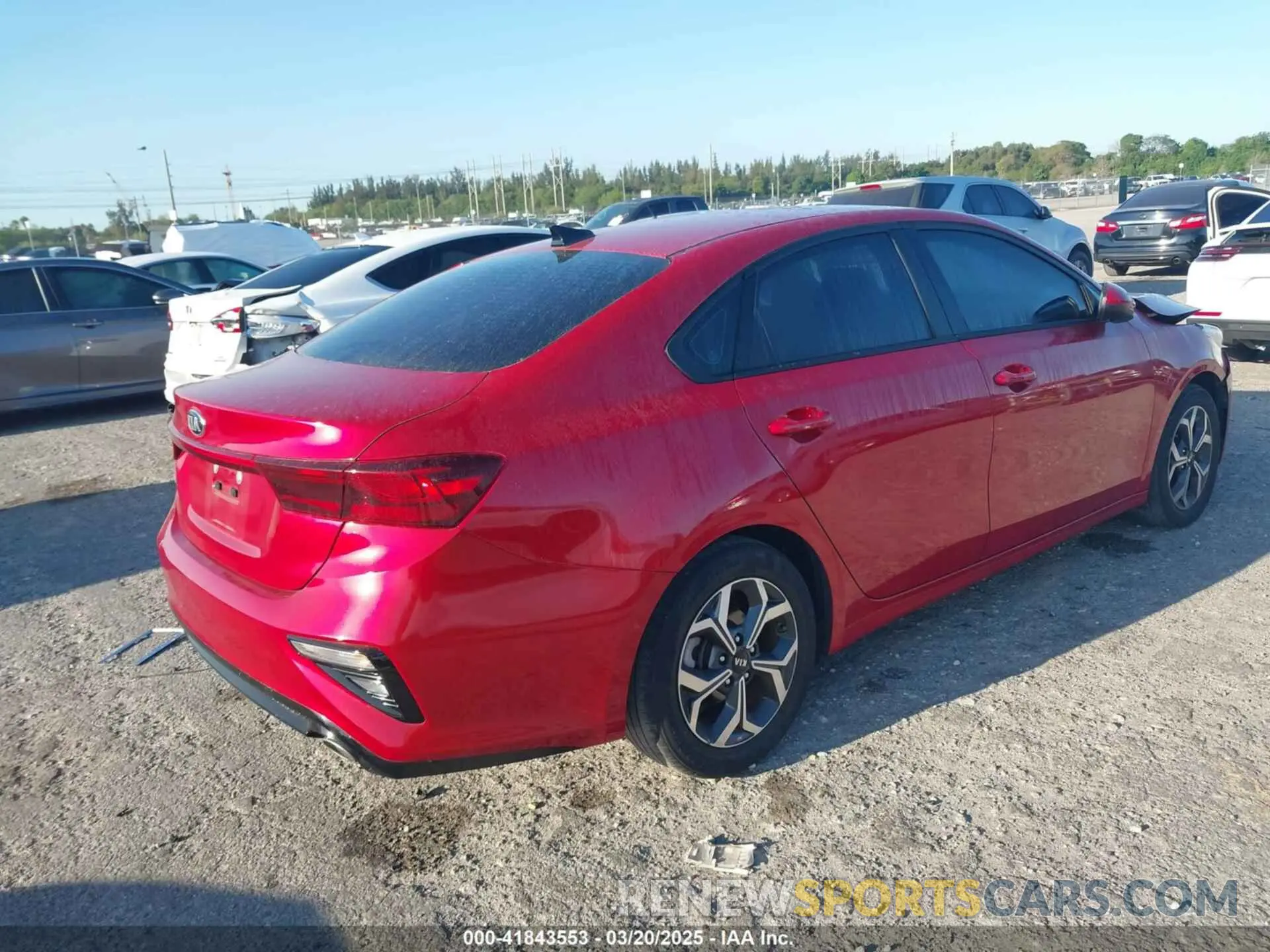4 fotografías del automóvil dañado 3KPF24AD8LE212962 KIA FORTE 2020