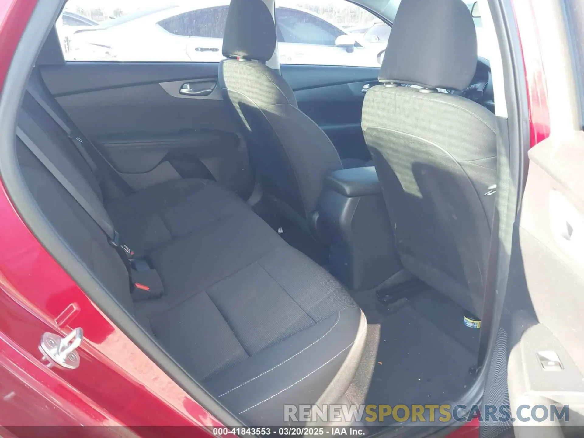 8 fotografías del automóvil dañado 3KPF24AD8LE212962 KIA FORTE 2020