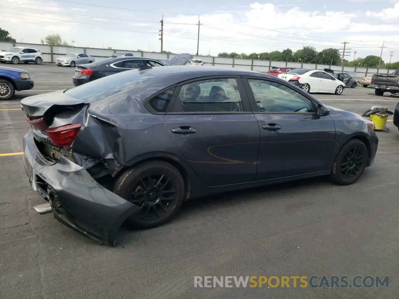 3 fotografías del automóvil dañado 3KPF24AD8LE213237 KIA FORTE 2020
