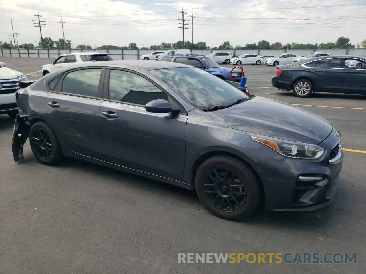 4 fotografías del automóvil dañado 3KPF24AD8LE213237 KIA FORTE 2020