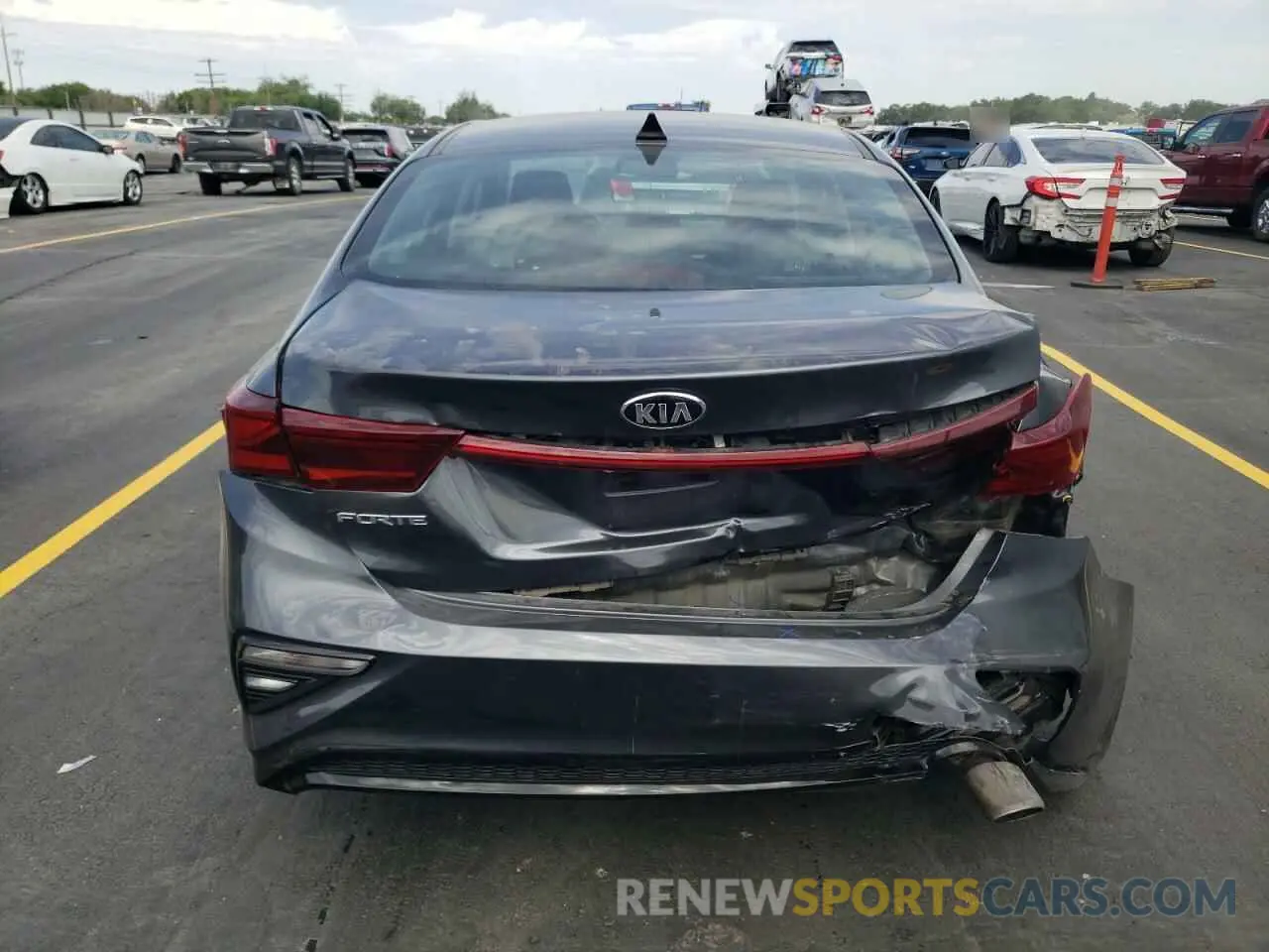 6 fotografías del automóvil dañado 3KPF24AD8LE213237 KIA FORTE 2020