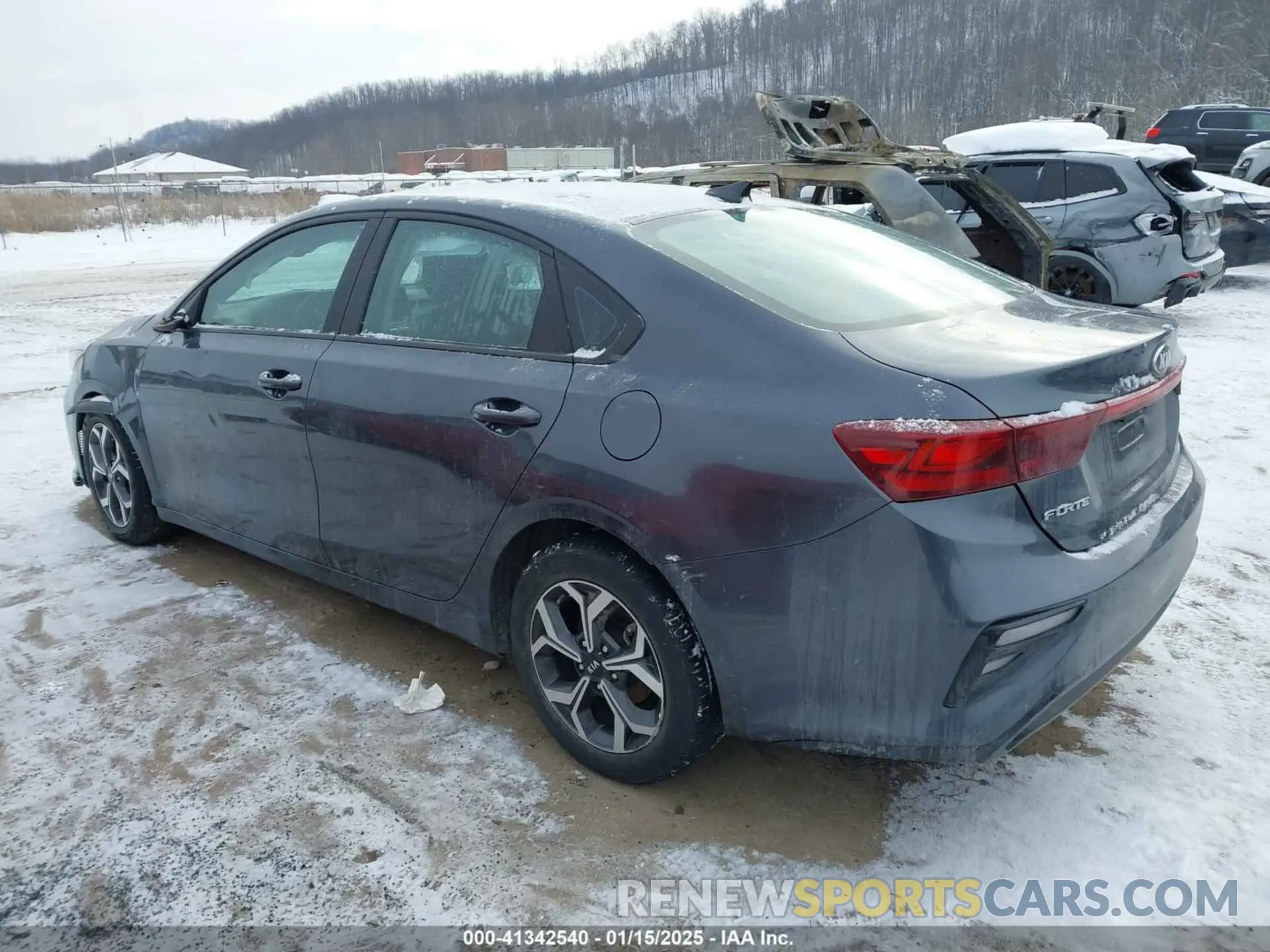 3 fotografías del automóvil dañado 3KPF24AD8LE213612 KIA FORTE 2020