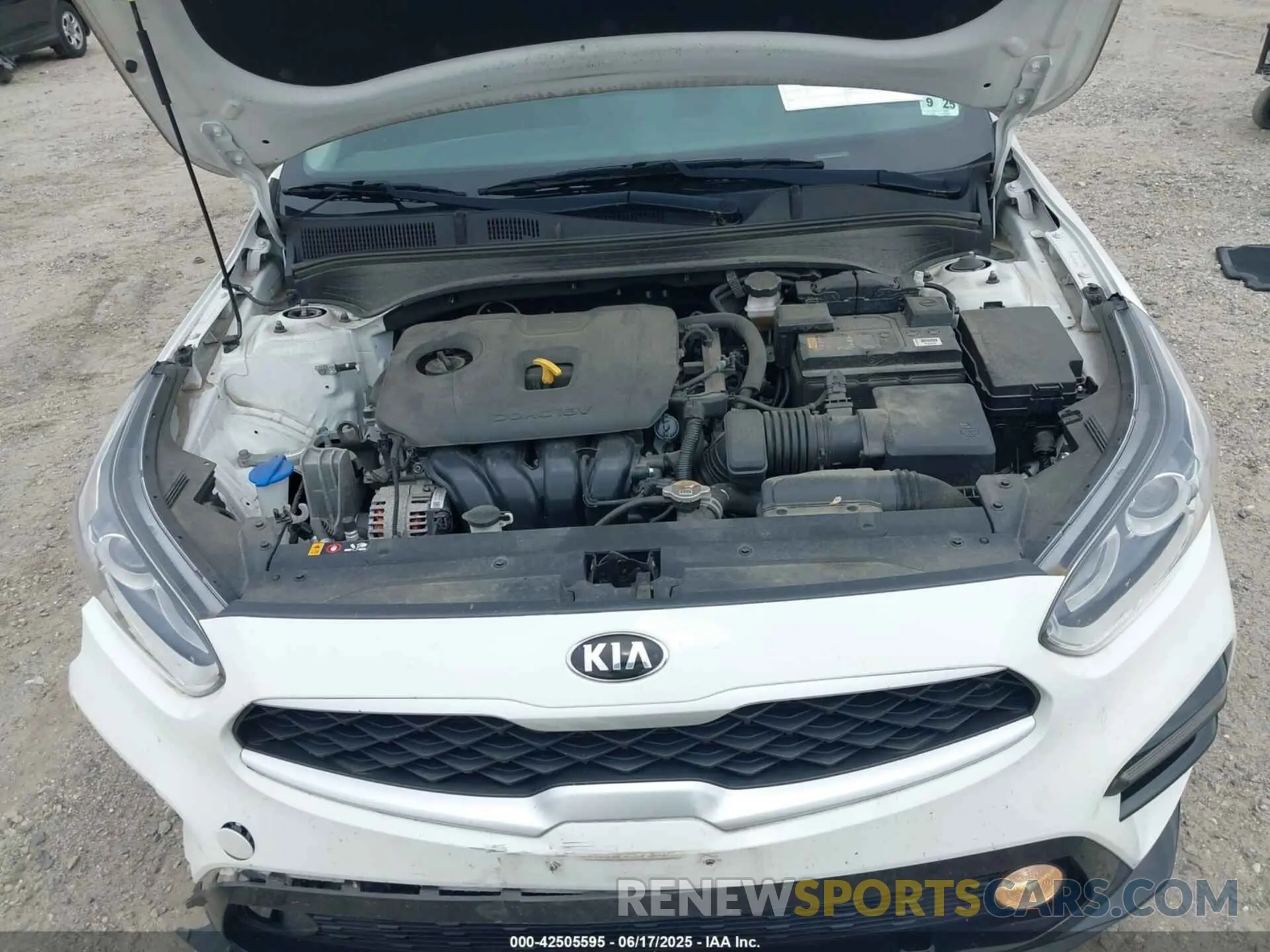10 fotografías del automóvil dañado 3KPF24AD8LE220642 KIA FORTE 2020