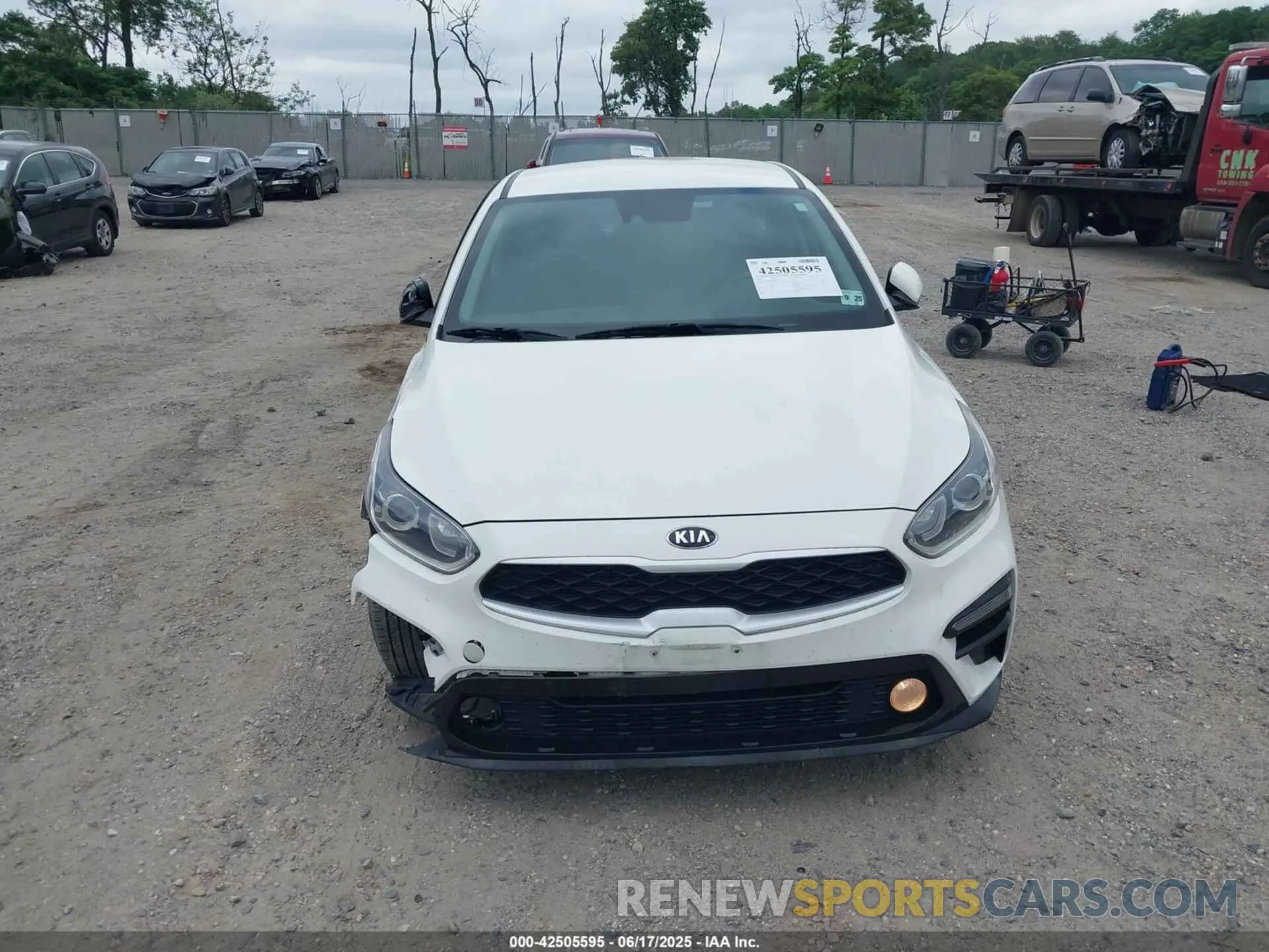 13 fotografías del automóvil dañado 3KPF24AD8LE220642 KIA FORTE 2020
