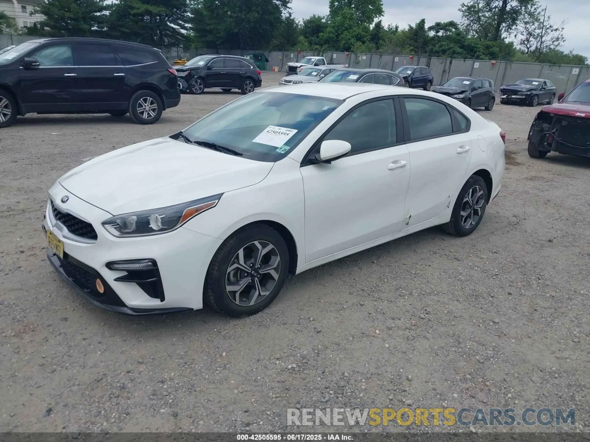 2 fotografías del automóvil dañado 3KPF24AD8LE220642 KIA FORTE 2020
