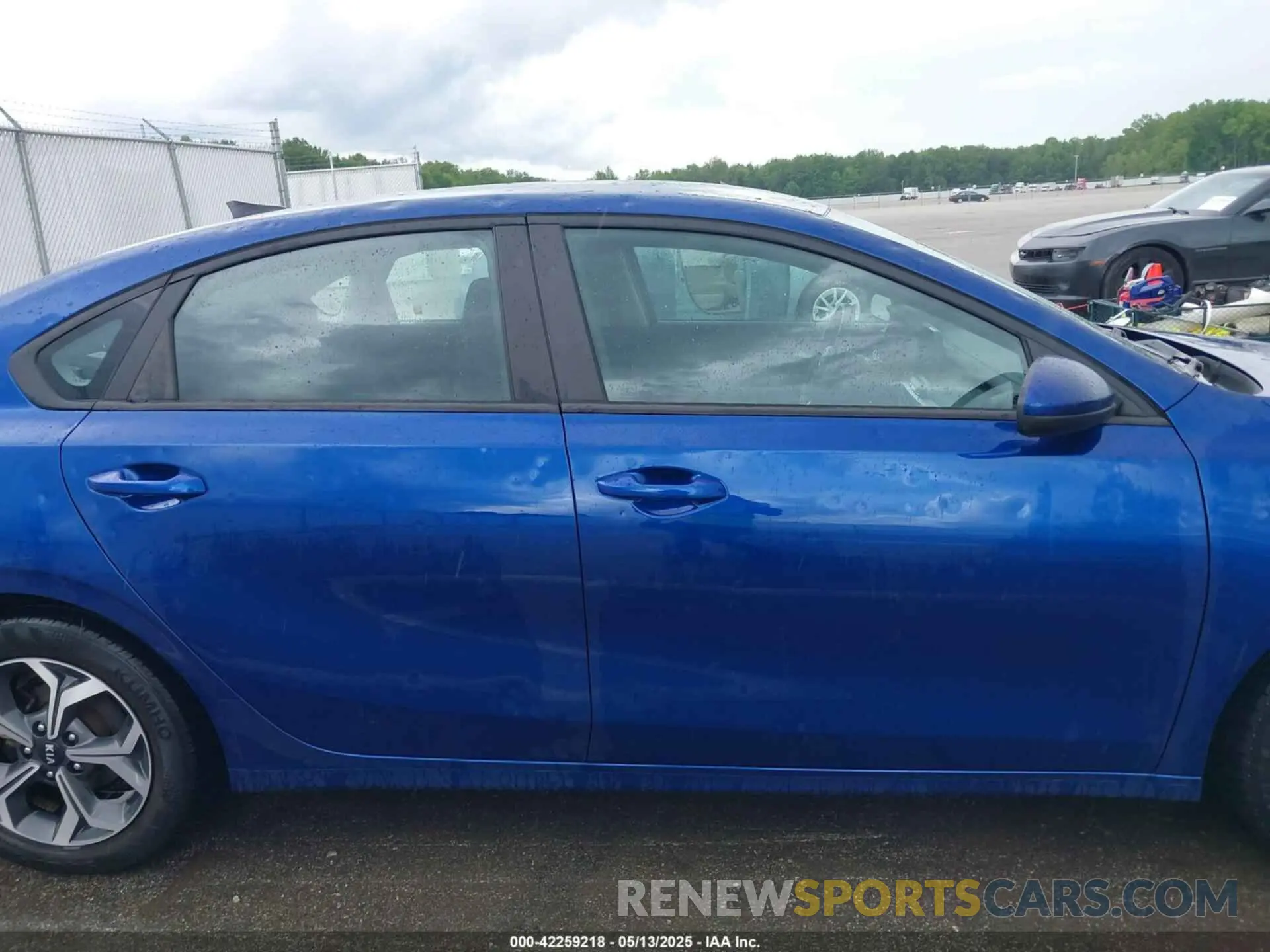 13 fotografías del automóvil dañado 3KPF24AD8LE222536 KIA FORTE 2020