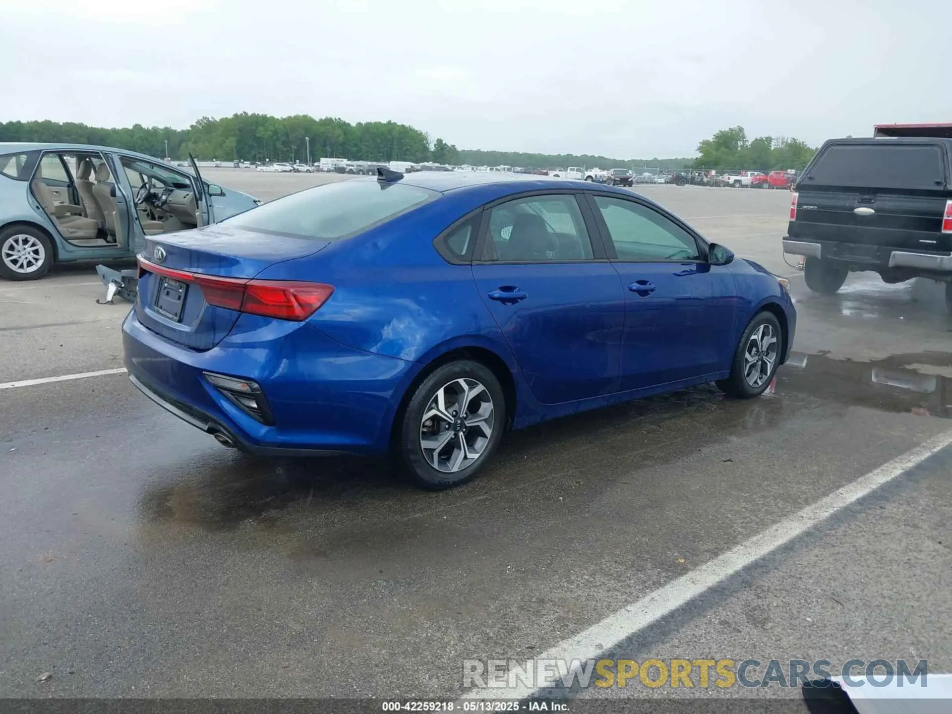 4 fotografías del automóvil dañado 3KPF24AD8LE222536 KIA FORTE 2020