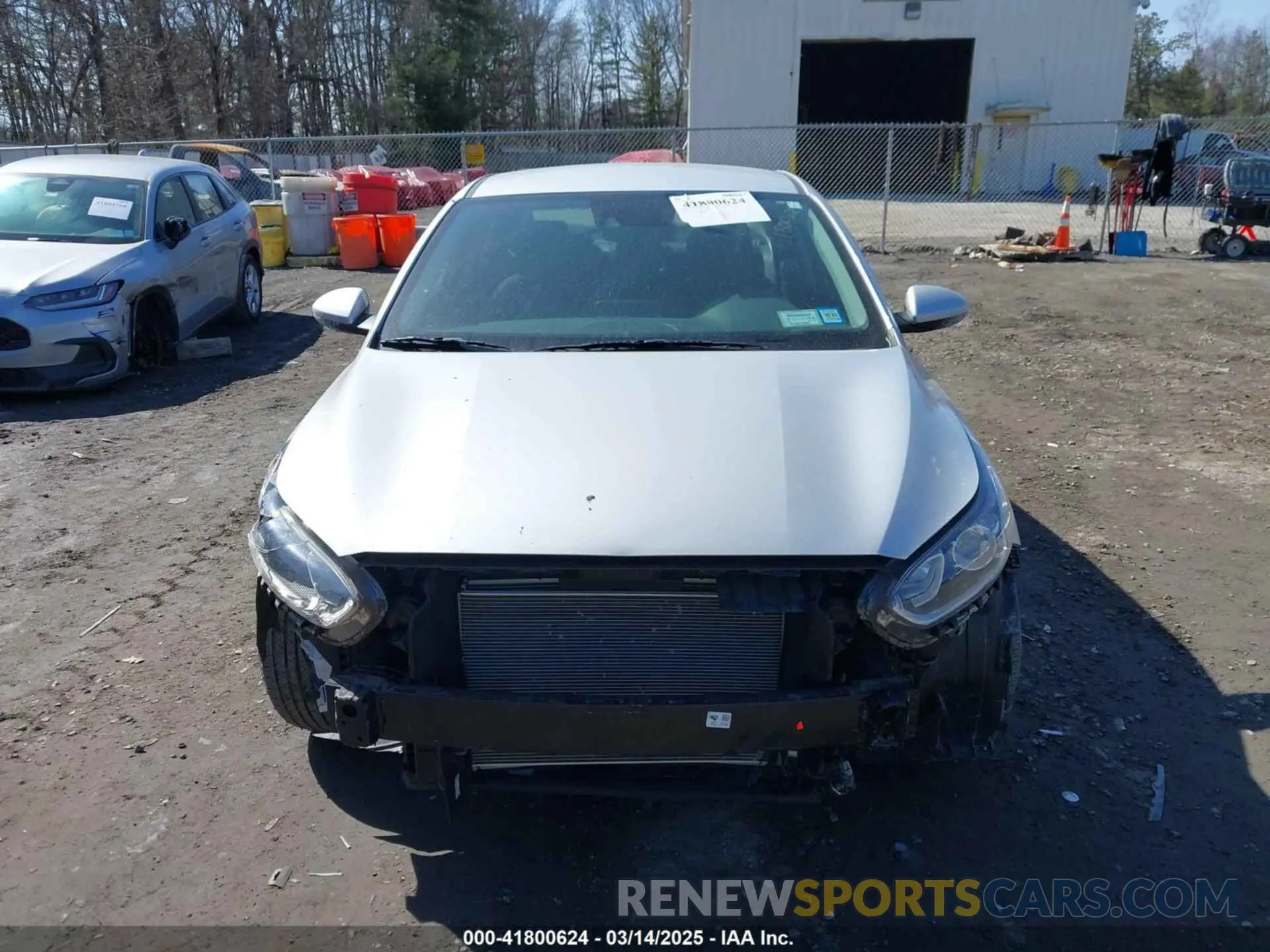 12 fotografías del automóvil dañado 3KPF24AD8LE223573 KIA FORTE 2020