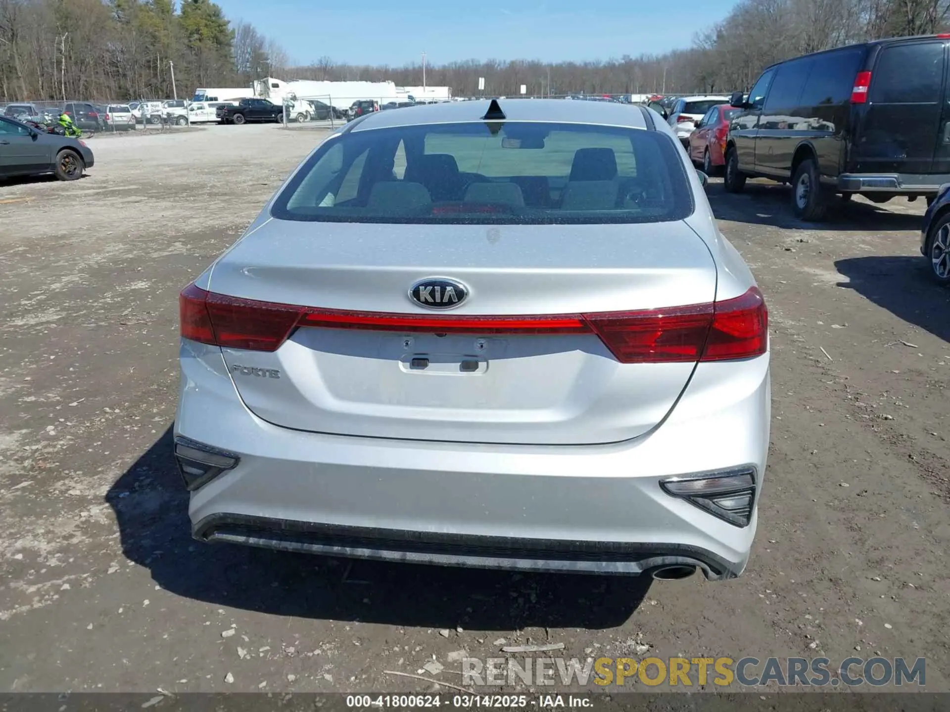 16 fotografías del automóvil dañado 3KPF24AD8LE223573 KIA FORTE 2020