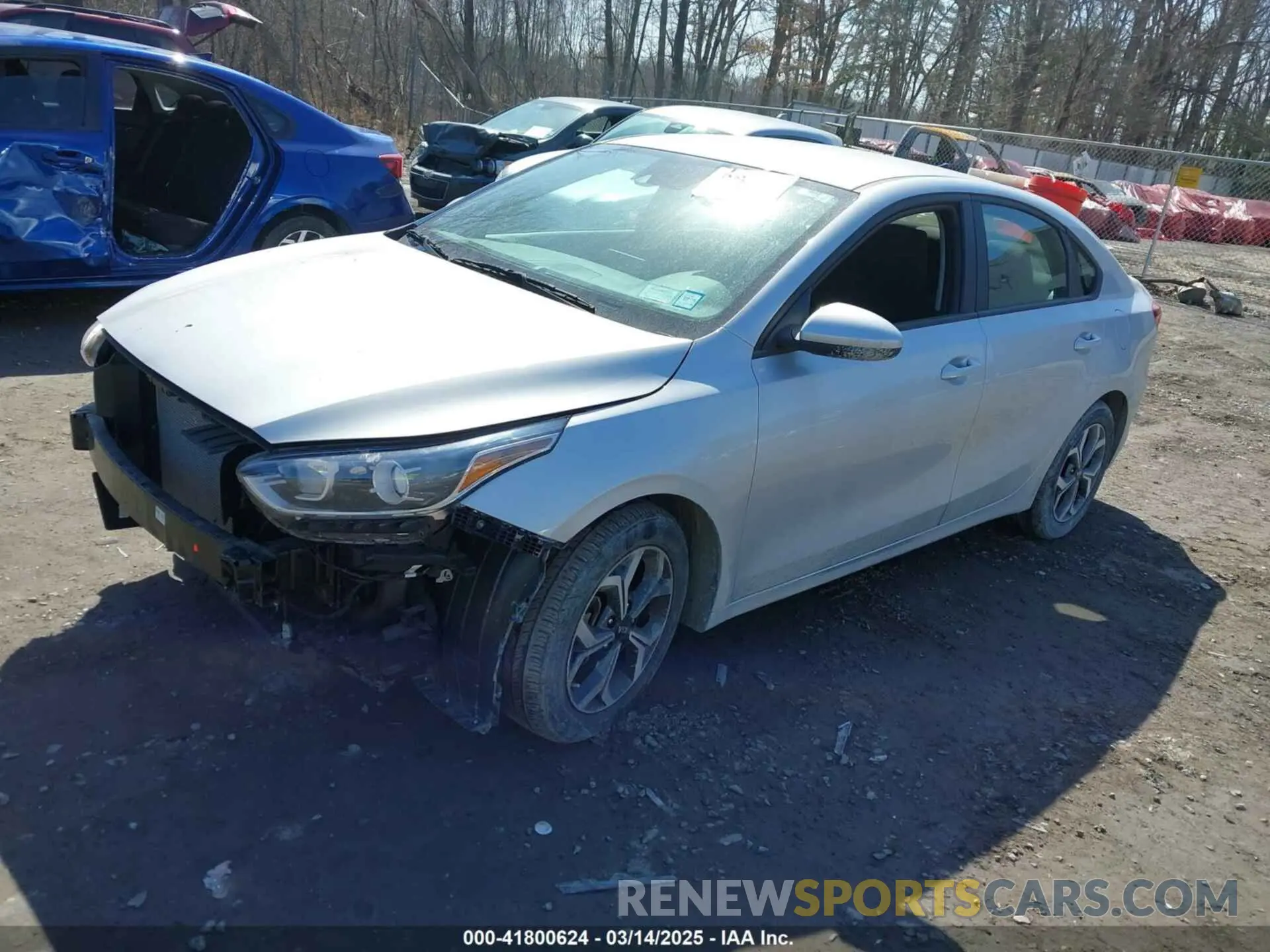 2 fotografías del automóvil dañado 3KPF24AD8LE223573 KIA FORTE 2020