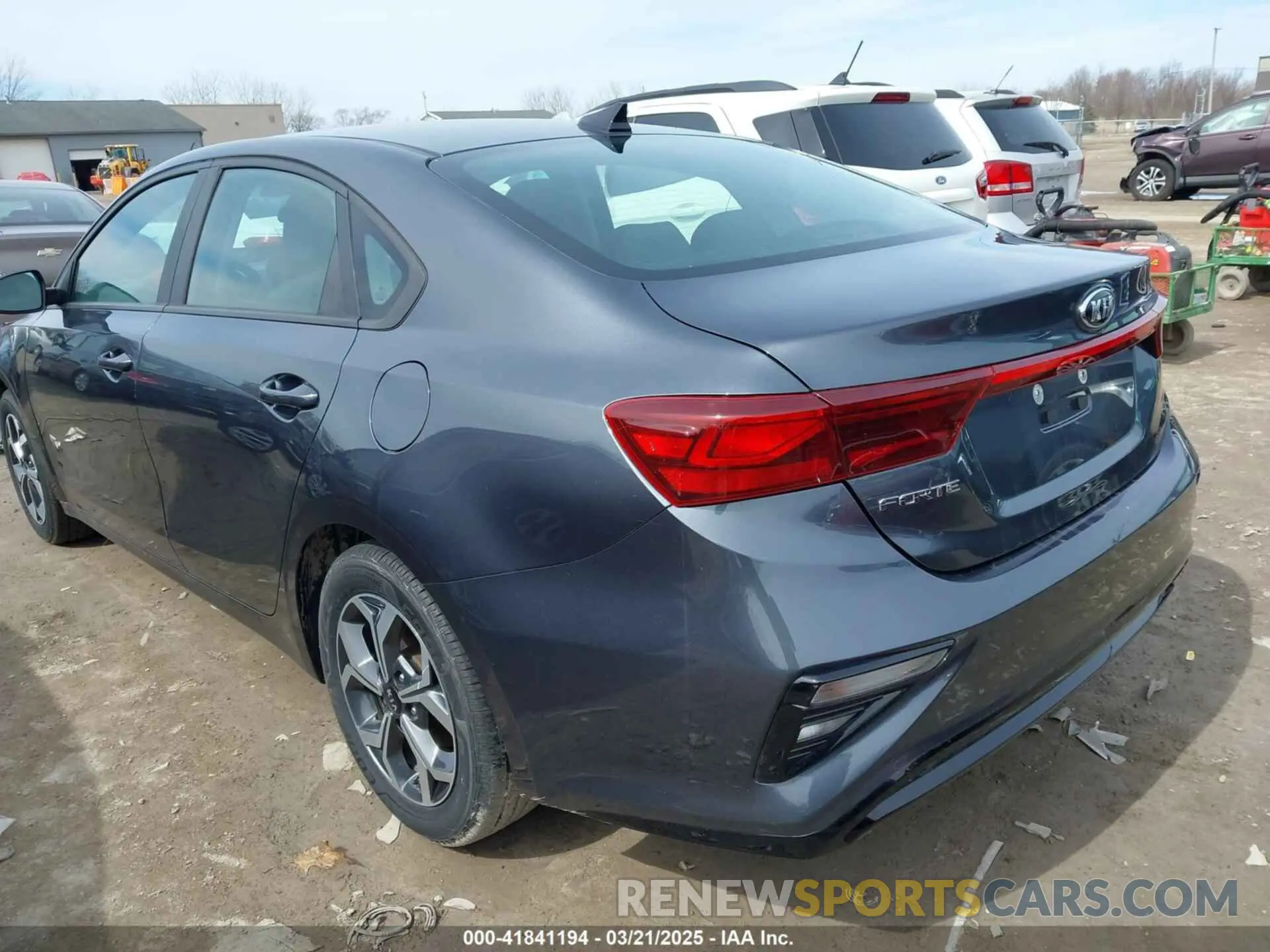 3 fotografías del automóvil dañado 3KPF24AD8LE235951 KIA FORTE 2020