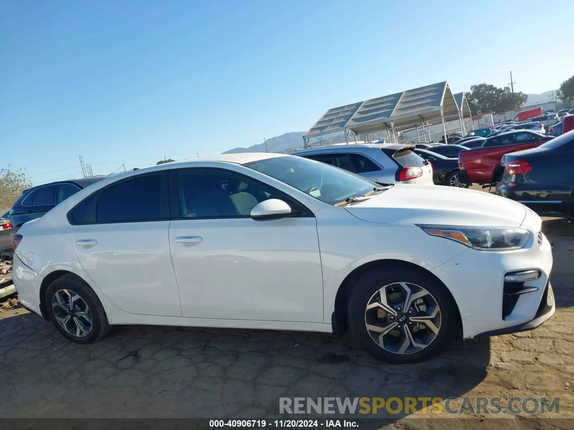 13 fotografías del automóvil dañado 3KPF24AD8LE246822 KIA FORTE 2020