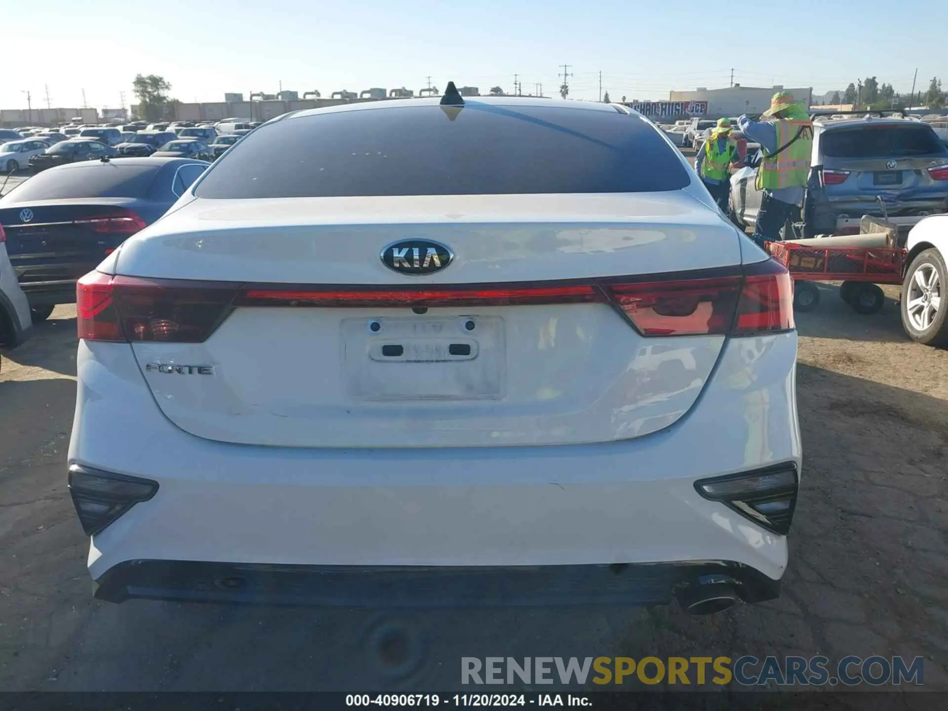 16 fotografías del automóvil dañado 3KPF24AD8LE246822 KIA FORTE 2020