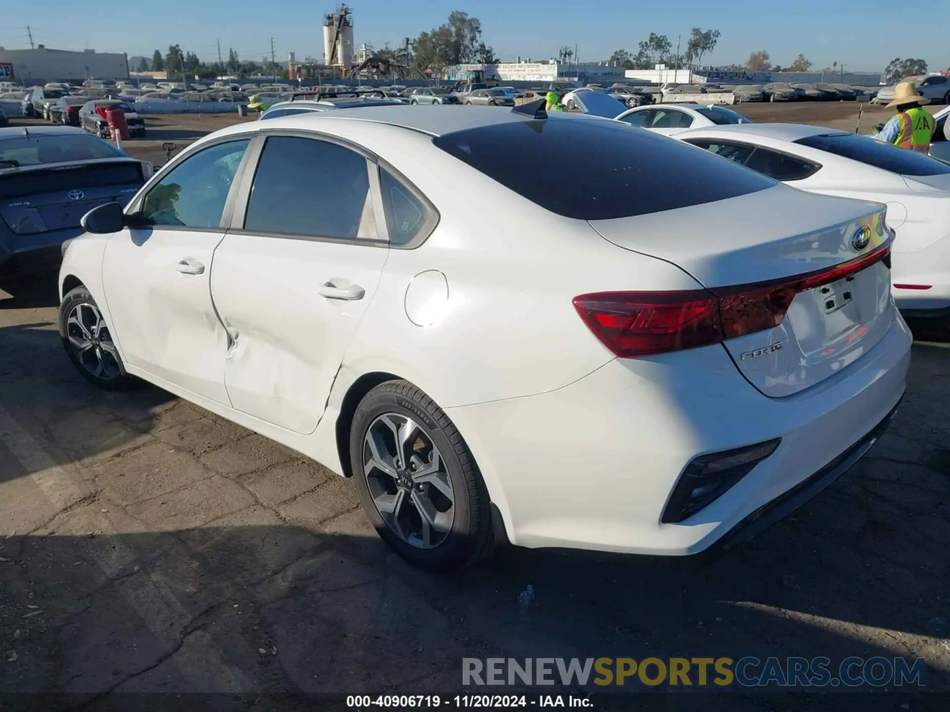 3 fotografías del automóvil dañado 3KPF24AD8LE246822 KIA FORTE 2020