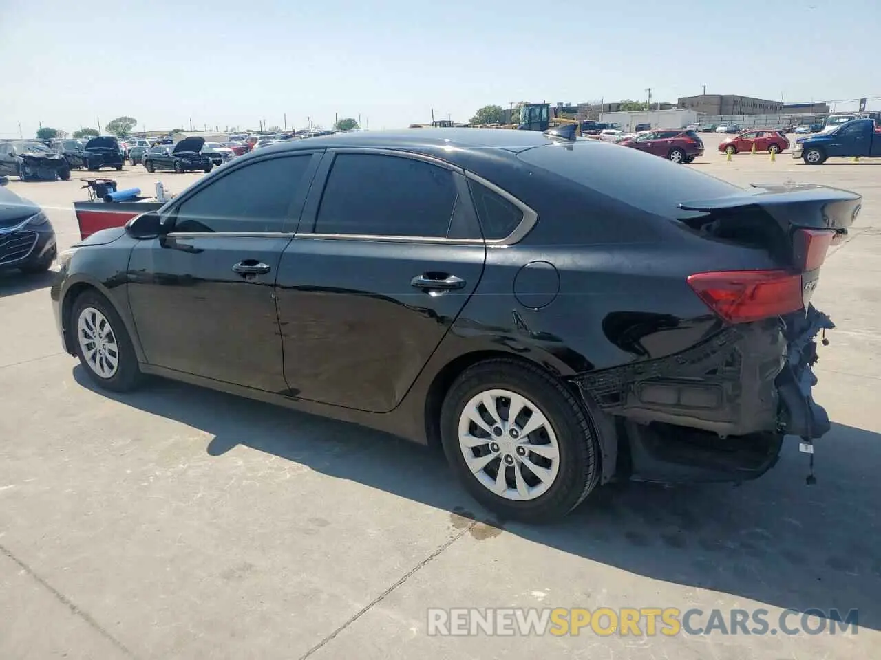2 fotografías del automóvil dañado 3KPF24AD8LE249994 KIA FORTE 2020