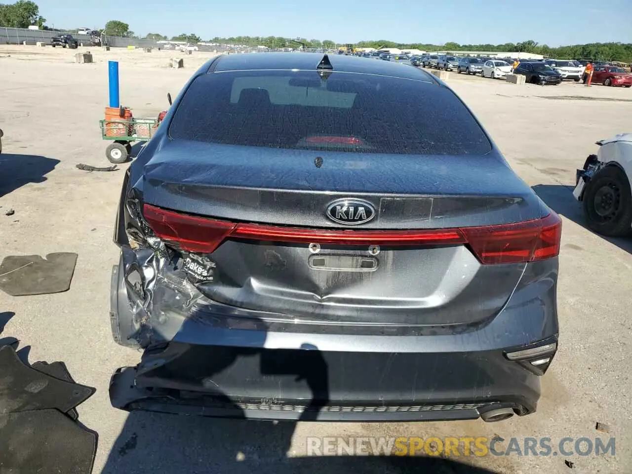6 fotografías del automóvil dañado 3KPF24AD8LE256329 KIA FORTE 2020