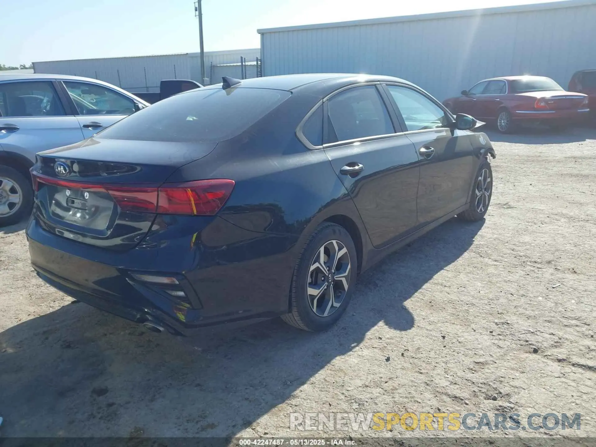4 fotografías del automóvil dañado 3KPF24AD8LE257500 KIA FORTE 2020