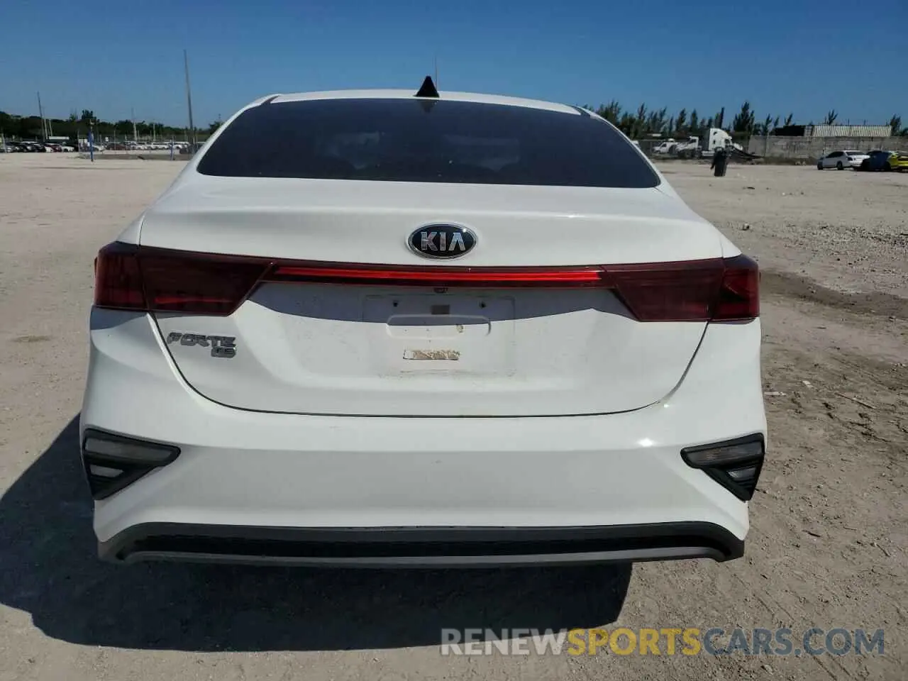 6 fotografías del automóvil dañado 3KPF24AD9LE160080 KIA FORTE 2020