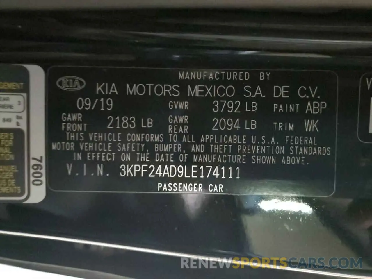 12 fotografías del automóvil dañado 3KPF24AD9LE174111 KIA FORTE 2020